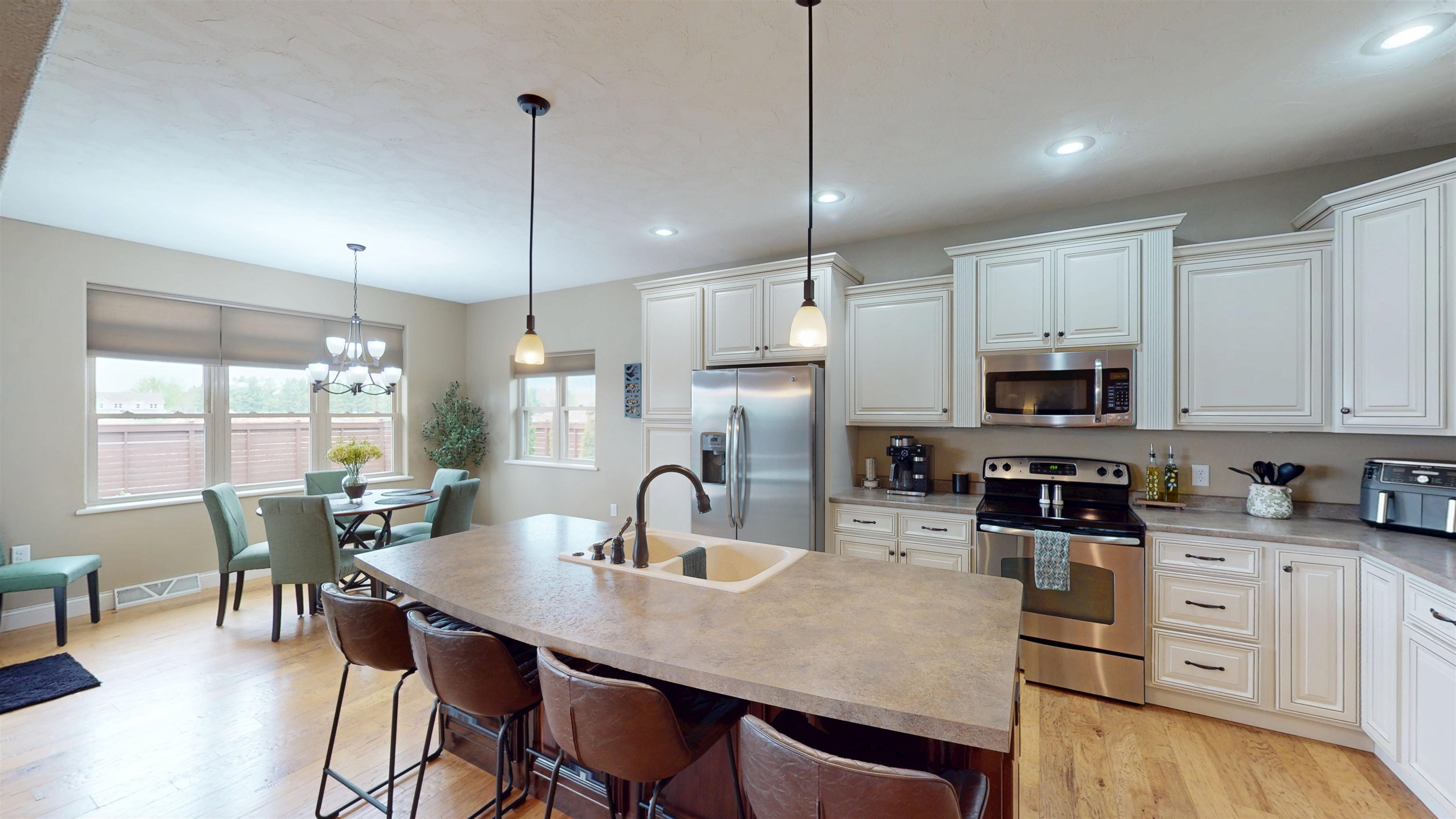 1524 E 20TH STREET, Marshfield, Wisconsin 54449, 4 Bedrooms Bedrooms, ,3 BathroomsBathrooms,Residential,For Sale,1524 E 20TH STREET,22502004