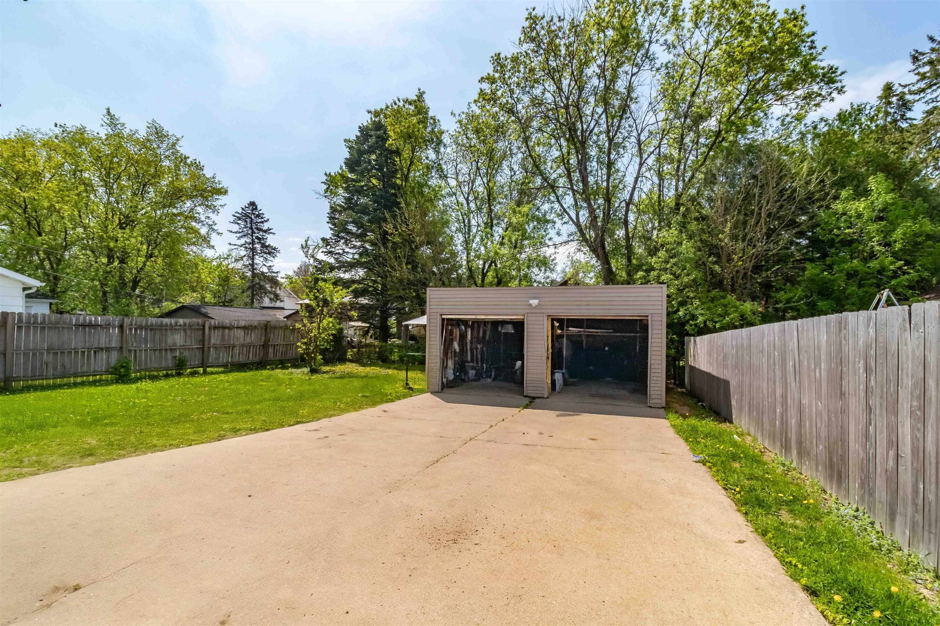 1225 FRANKLIN STREET, Stevens Point, Wisconsin 54481, 3 Bedrooms Bedrooms, ,1 BathroomBathrooms,Multi-family,For Sale,1225 FRANKLIN STREET,22502014