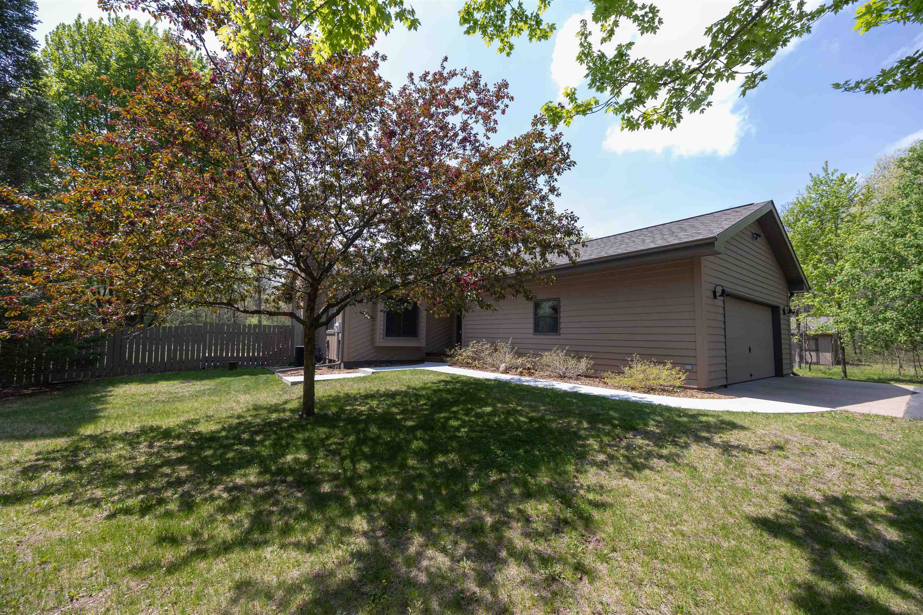 2250 RANGER ROAD, Wisconsin Rapids, Wisconsin 54494, 3 Bedrooms Bedrooms, ,2 BathroomsBathrooms,Residential,For Sale,2250 RANGER ROAD,22502015