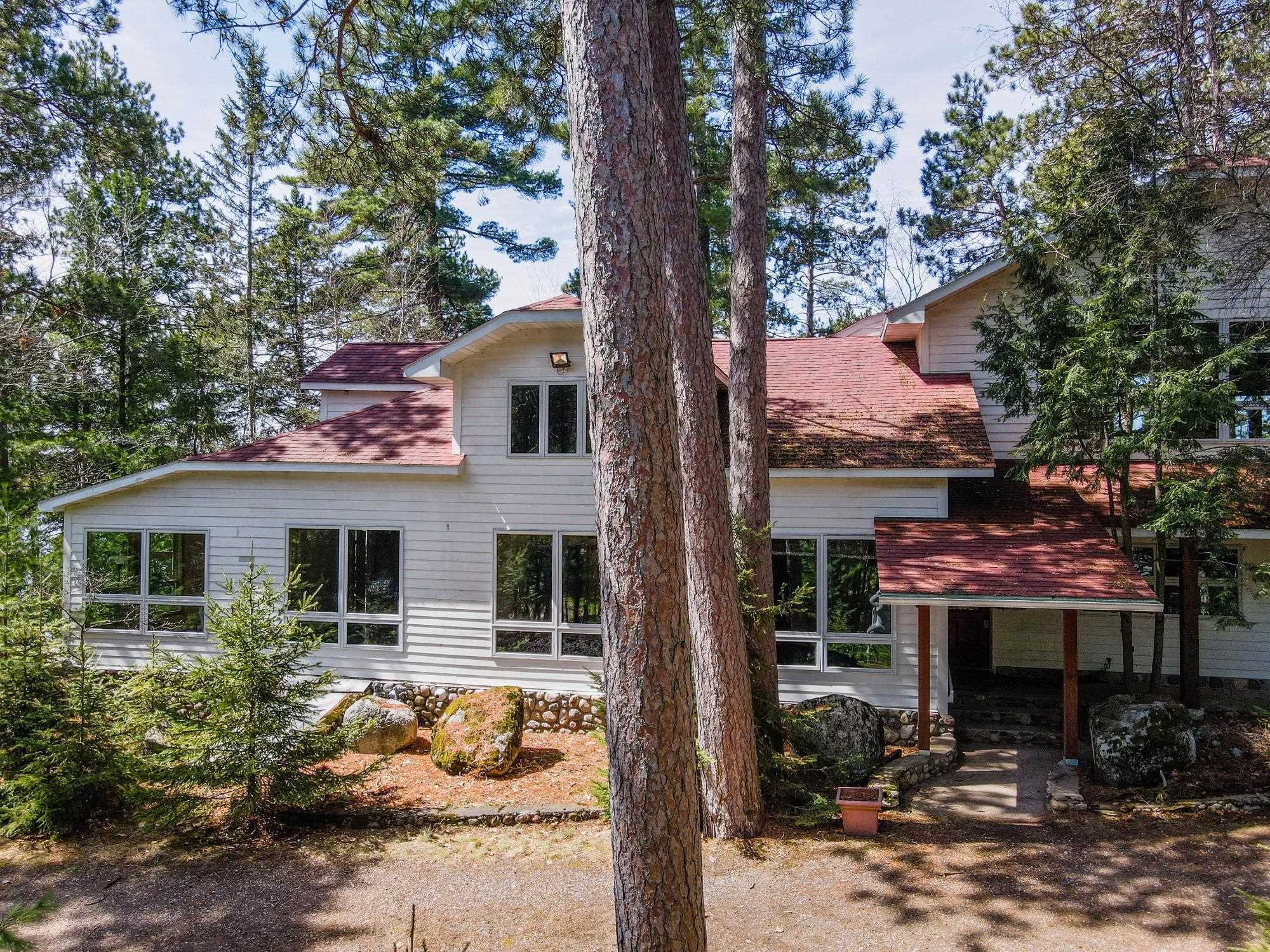 8395 WOOLPY DRIVE, Minocqua, Wisconsin 54548, 5 Bedrooms Bedrooms, ,4 BathroomsBathrooms,Residential,For Sale,8395 WOOLPY DRIVE,22502030