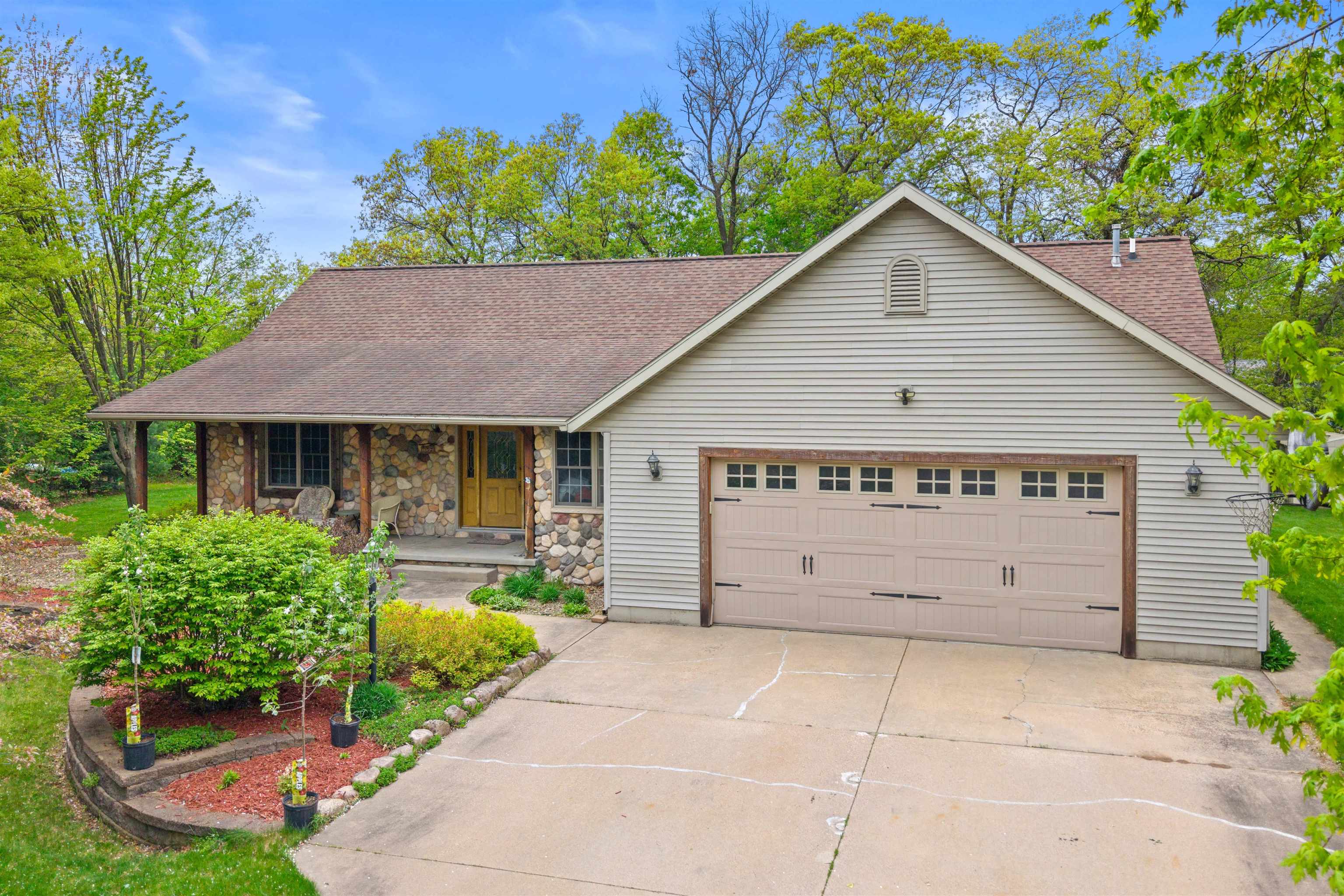 3976 Lindstrom Lane