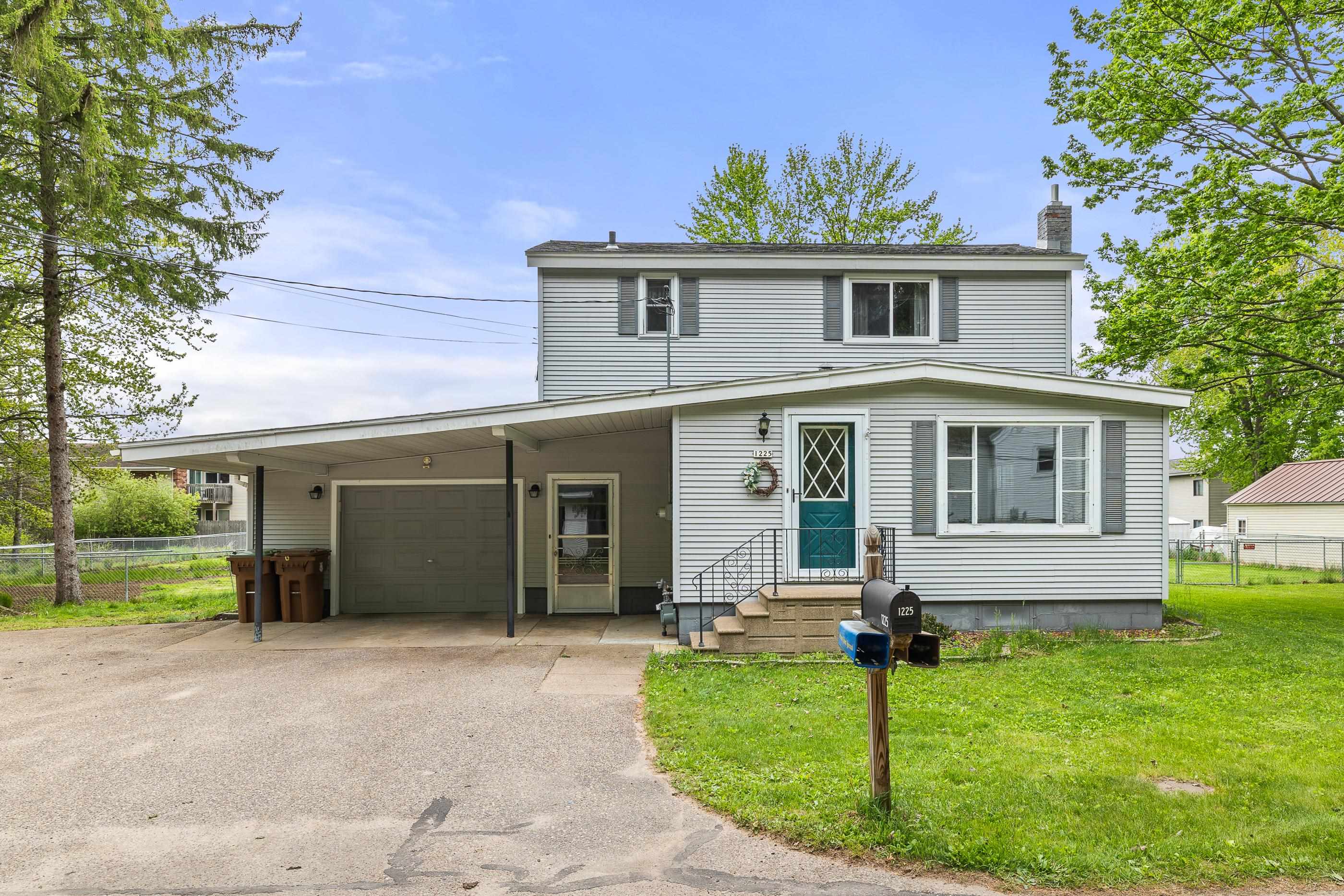 1225 EDGEWOOD AVENUE, Stevens Point, Wisconsin 54481, 4 Bedrooms Bedrooms, ,1 BathroomBathrooms,Residential,For Sale,1225 EDGEWOOD AVENUE,22502039