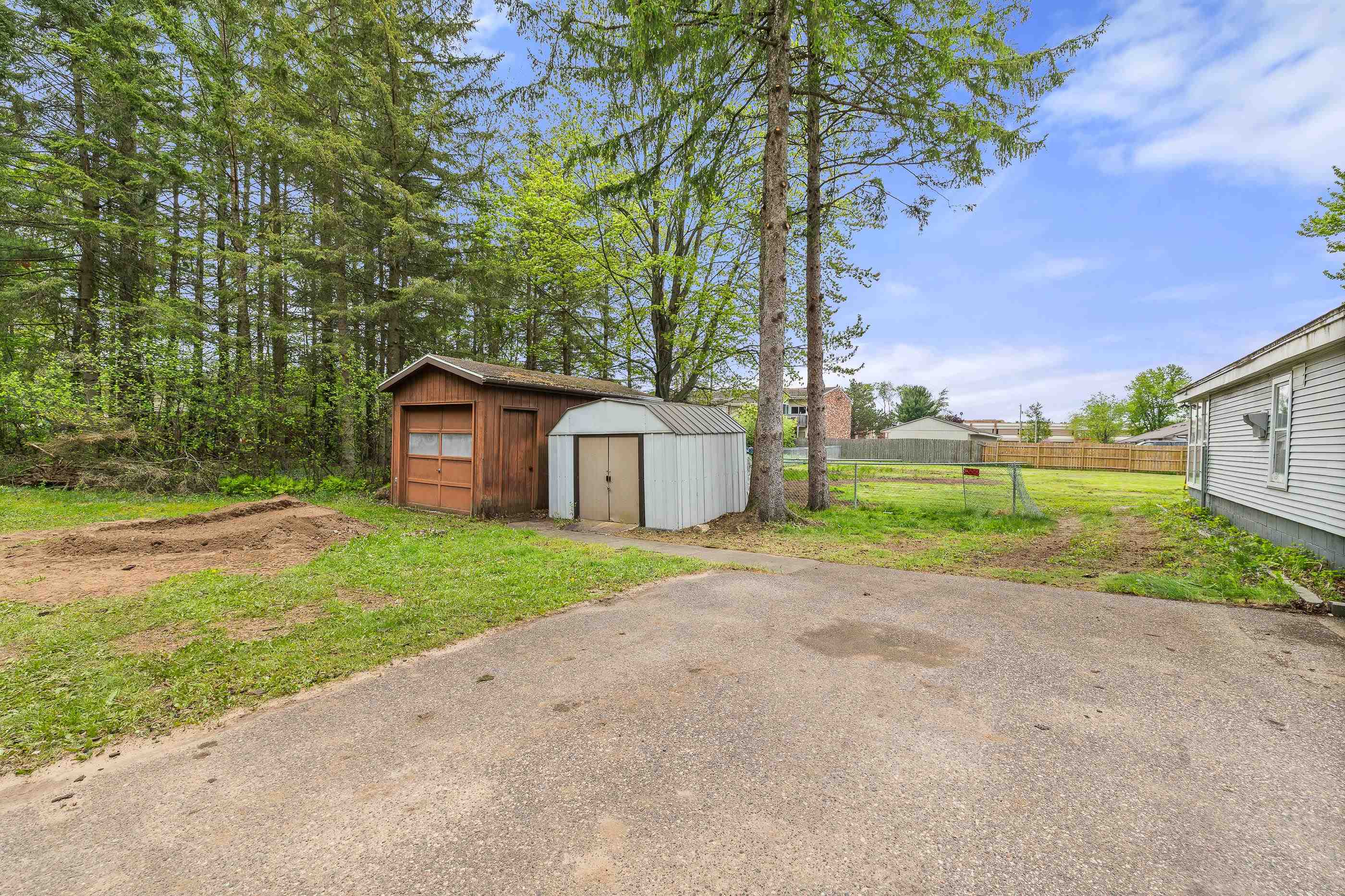 1225 EDGEWOOD AVENUE, Stevens Point, Wisconsin 54481, 4 Bedrooms Bedrooms, ,1 BathroomBathrooms,Residential,For Sale,1225 EDGEWOOD AVENUE,22502039