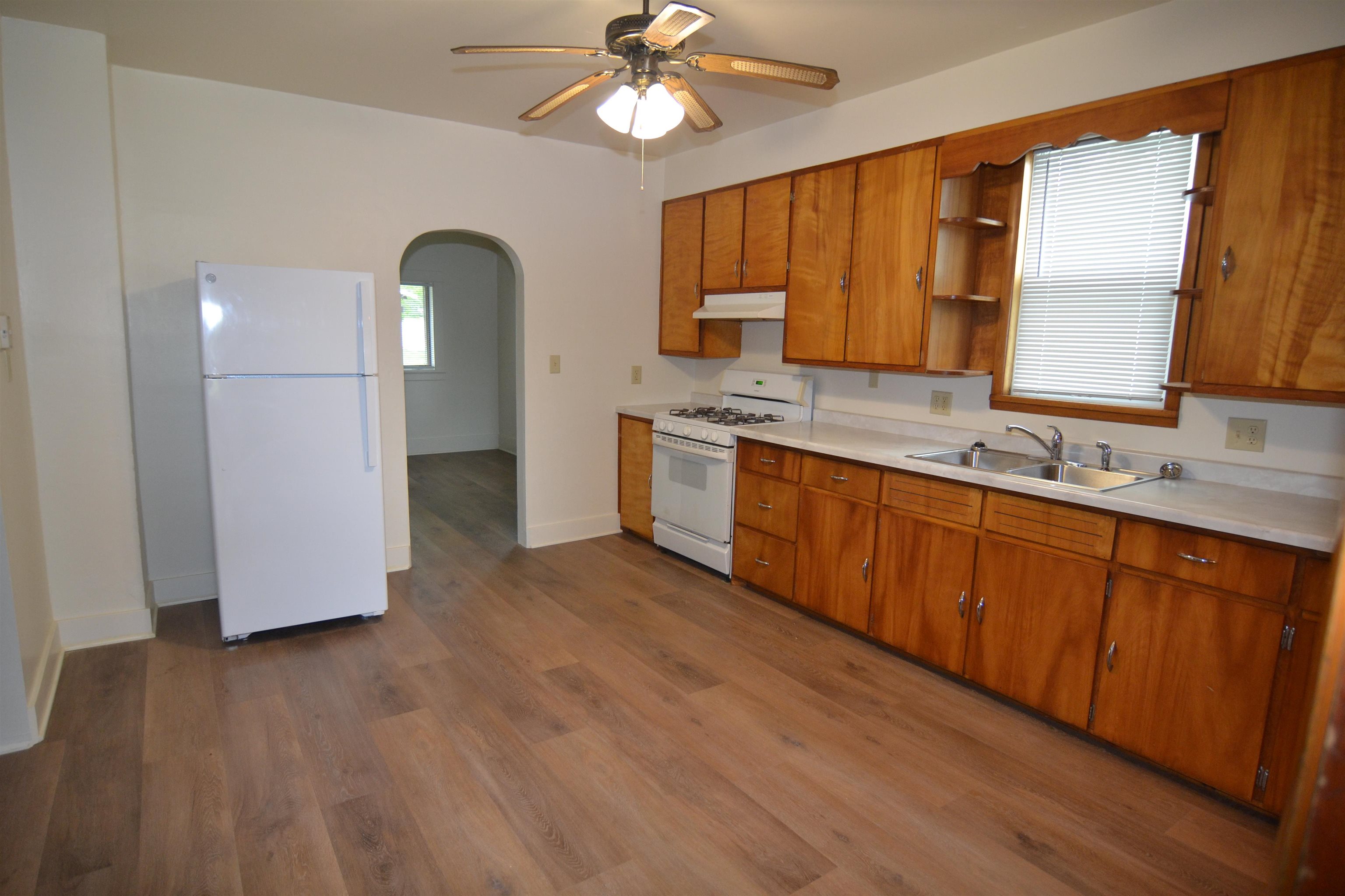1642 BUREK AVENUE, Wausau, Wisconsin 54401, 4 Bedrooms Bedrooms, ,2 BathroomsBathrooms,Residential,For Sale,1642 BUREK AVENUE,22502044