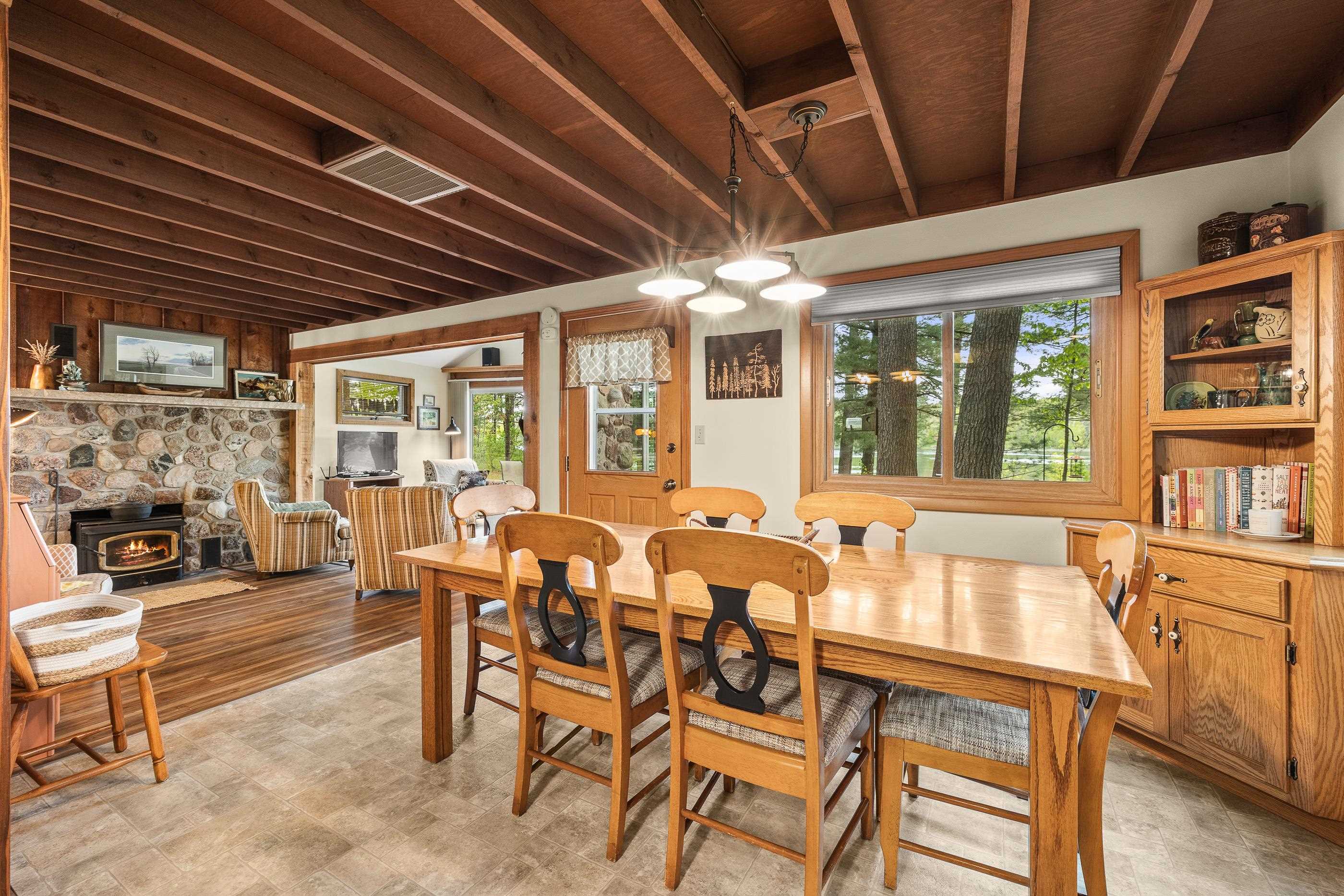 876 SOUTH LAKE ROAD, Amherst Junction, Wisconsin 54407, 3 Bedrooms Bedrooms, ,2 BathroomsBathrooms,Residential,For Sale,876 SOUTH LAKE ROAD,22502052