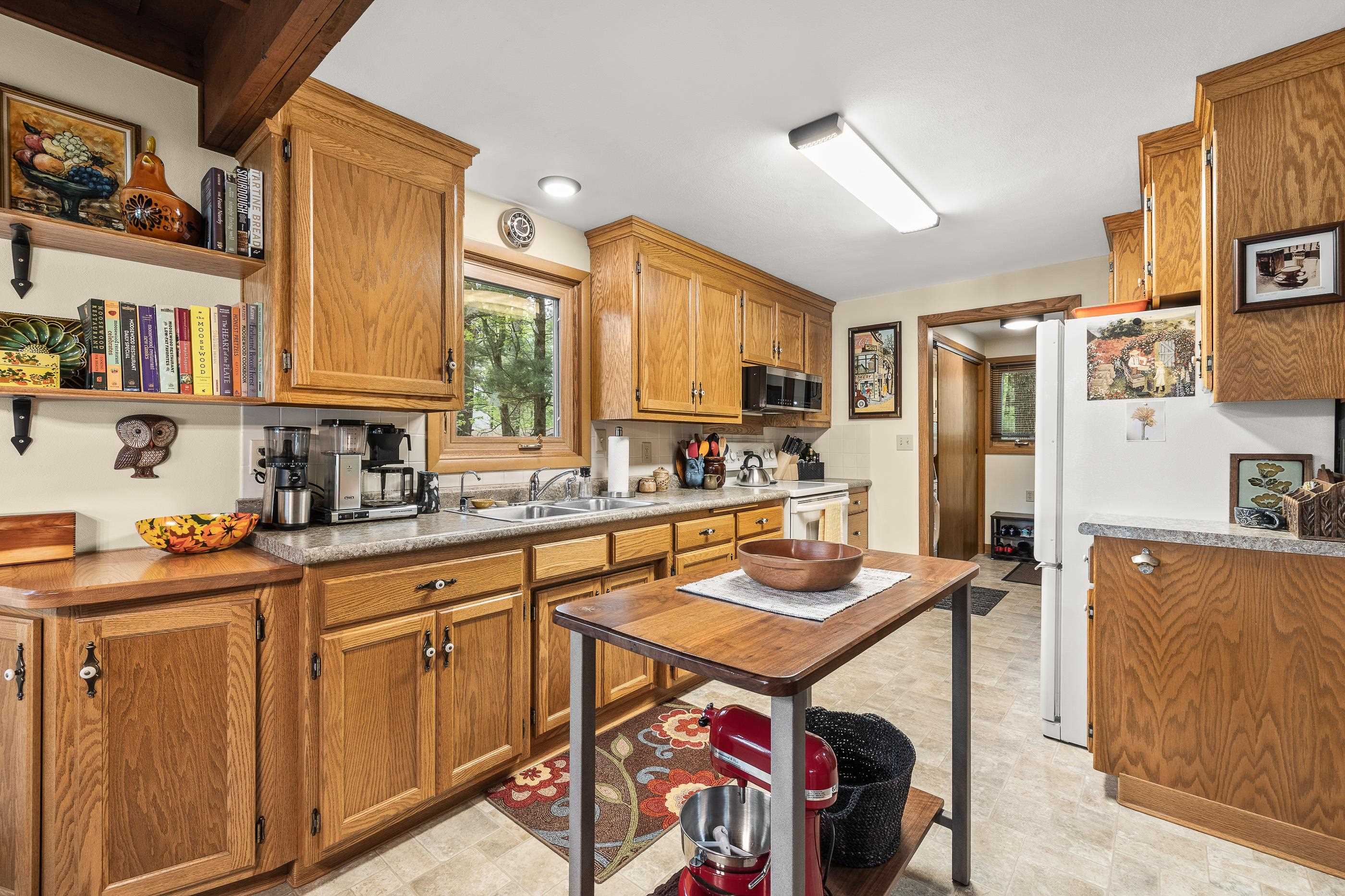 876 SOUTH LAKE ROAD, Amherst Junction, Wisconsin 54407, 3 Bedrooms Bedrooms, ,2 BathroomsBathrooms,Residential,For Sale,876 SOUTH LAKE ROAD,22502052
