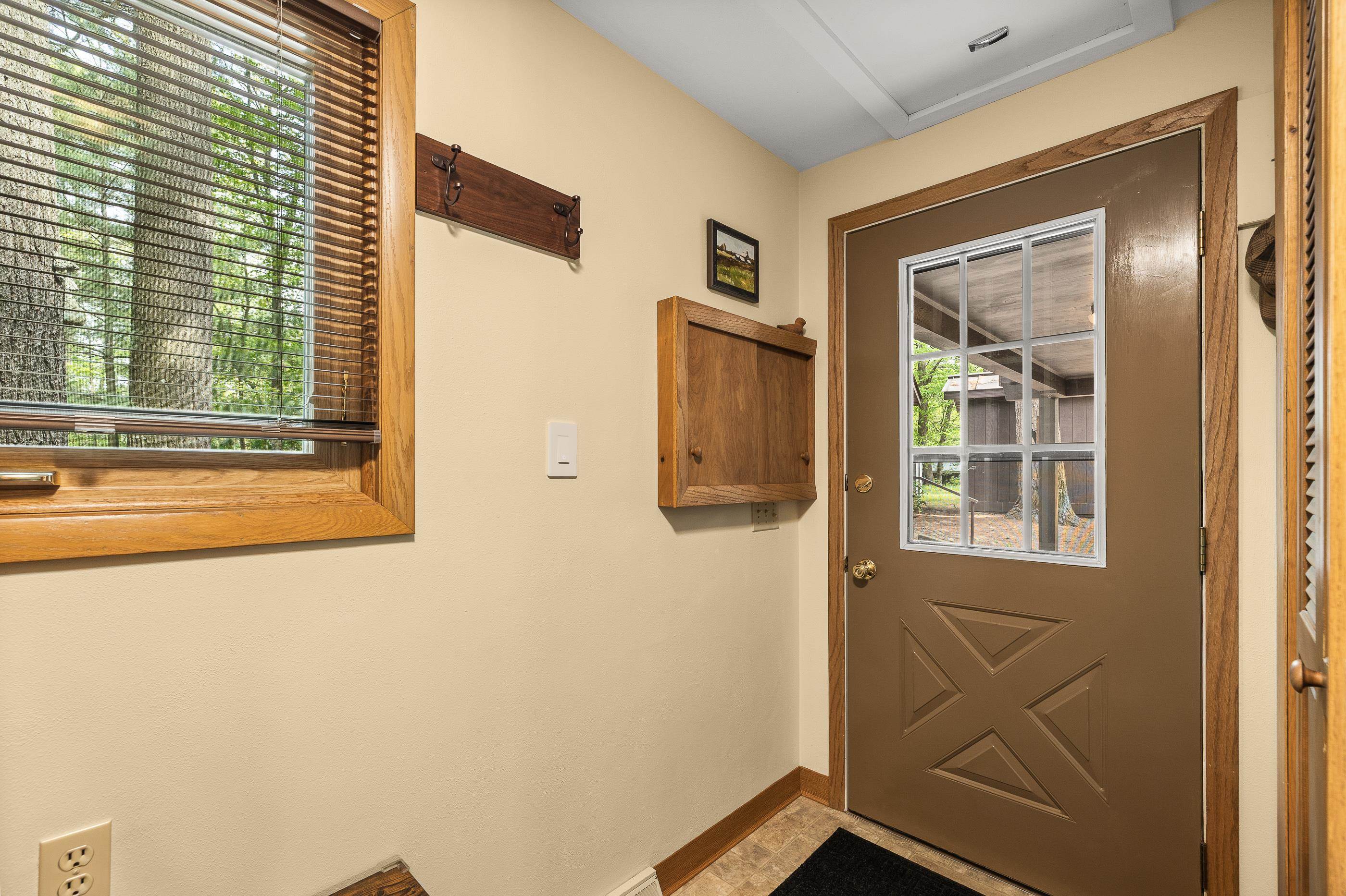 876 SOUTH LAKE ROAD, Amherst Junction, Wisconsin 54407, 3 Bedrooms Bedrooms, ,2 BathroomsBathrooms,Residential,For Sale,876 SOUTH LAKE ROAD,22502052