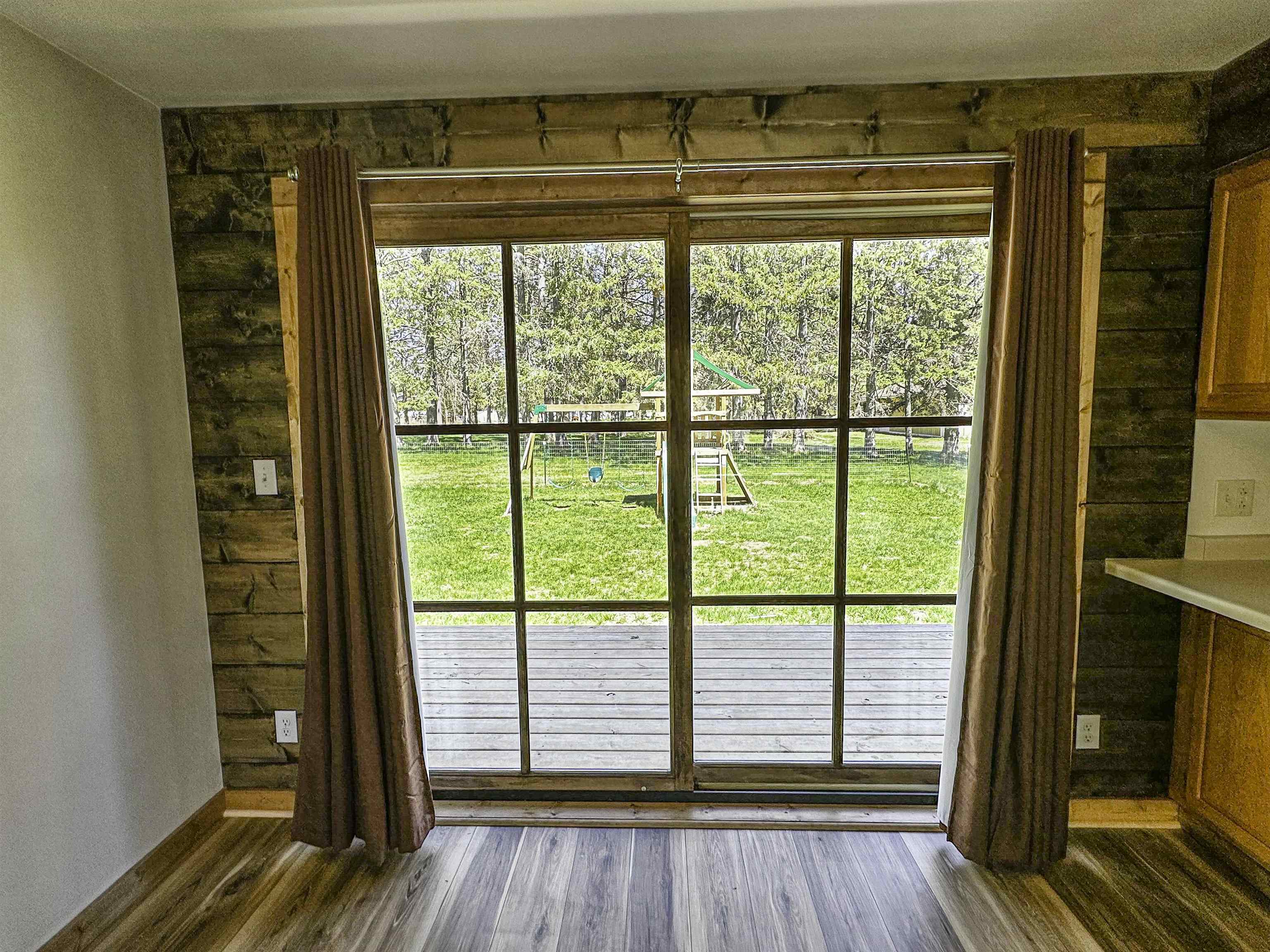 1200 4TH AVENUE NORTH, Park Falls, Wisconsin 54552, 3 Bedrooms Bedrooms, ,2 BathroomsBathrooms,Residential,For Sale,1200 4TH AVENUE NORTH,22502060