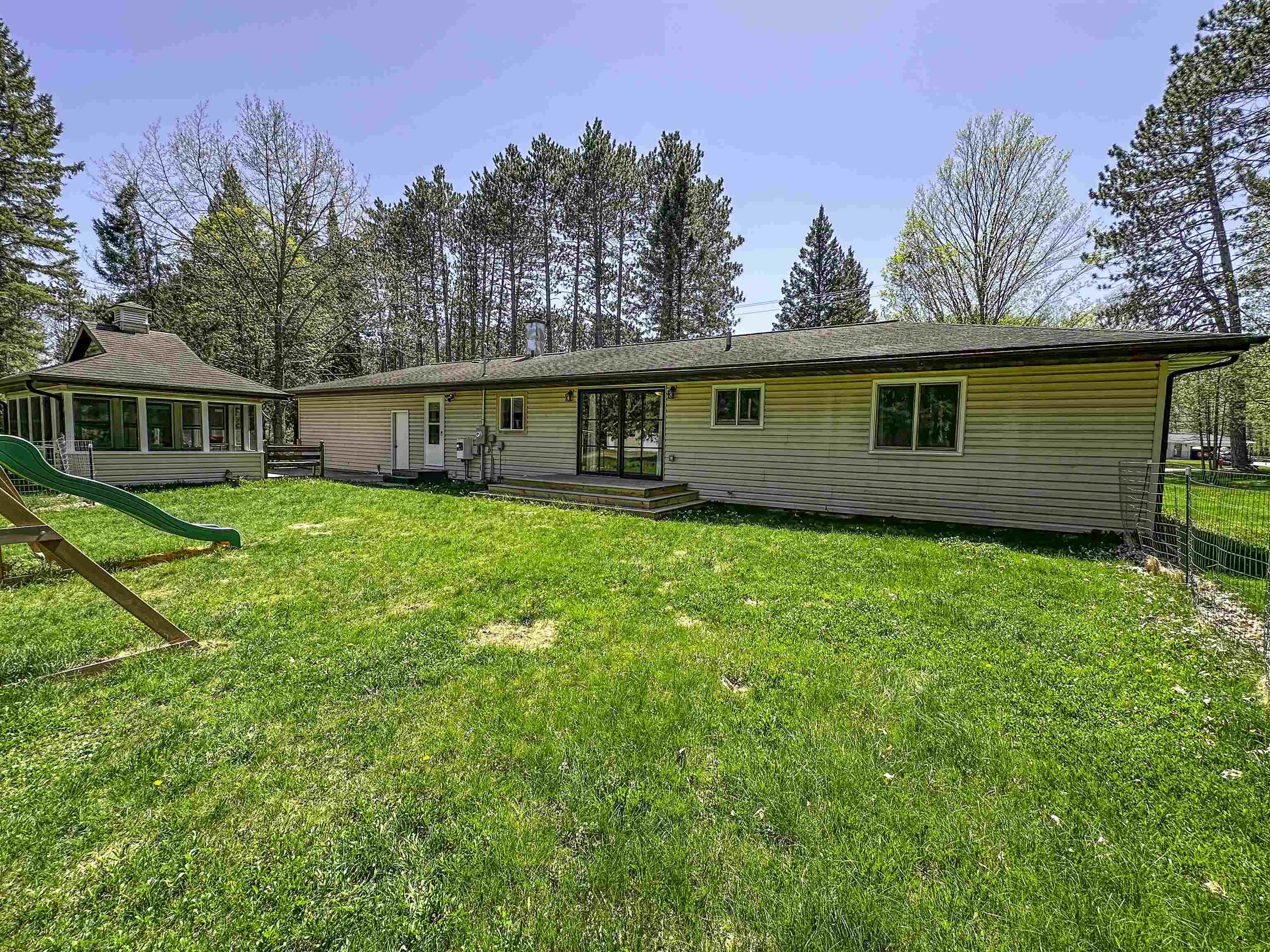 1200 4TH AVENUE NORTH, Park Falls, Wisconsin 54552, 3 Bedrooms Bedrooms, ,2 BathroomsBathrooms,Residential,For Sale,1200 4TH AVENUE NORTH,22502060