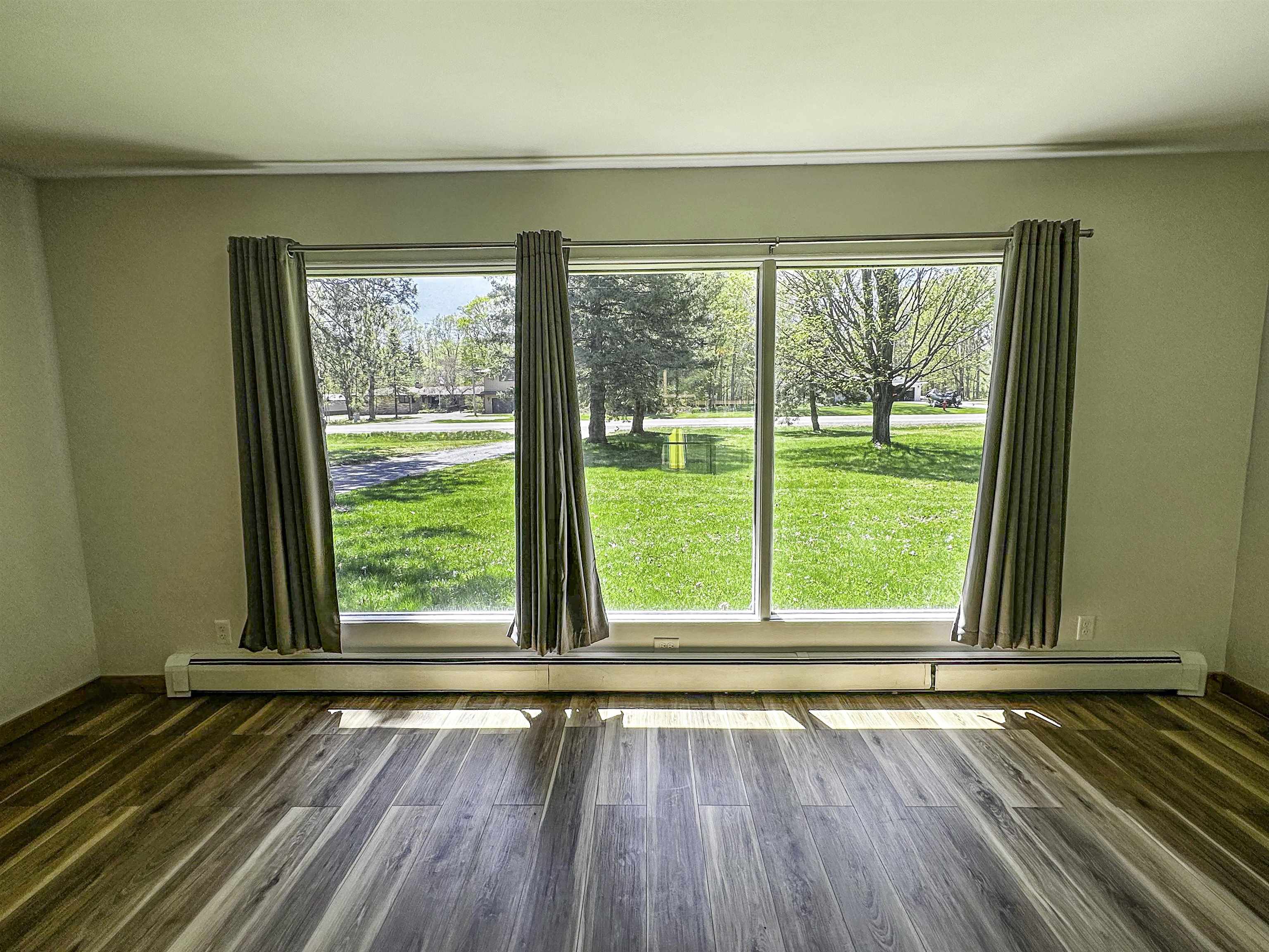 1200 4TH AVENUE NORTH, Park Falls, Wisconsin 54552, 3 Bedrooms Bedrooms, ,2 BathroomsBathrooms,Residential,For Sale,1200 4TH AVENUE NORTH,22502060