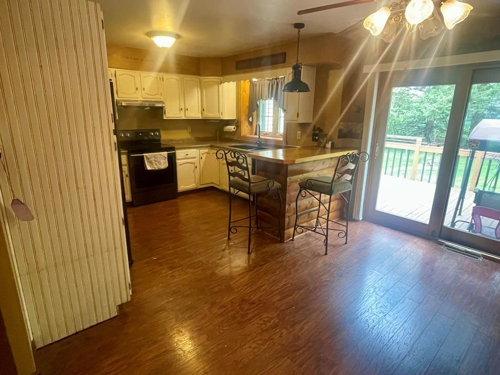 2102 SUNBURST LANE, Kronenwetter, Wisconsin 54455, 3 Bedrooms Bedrooms, ,2 BathroomsBathrooms,Residential,For Sale,2102 SUNBURST LANE,22502064