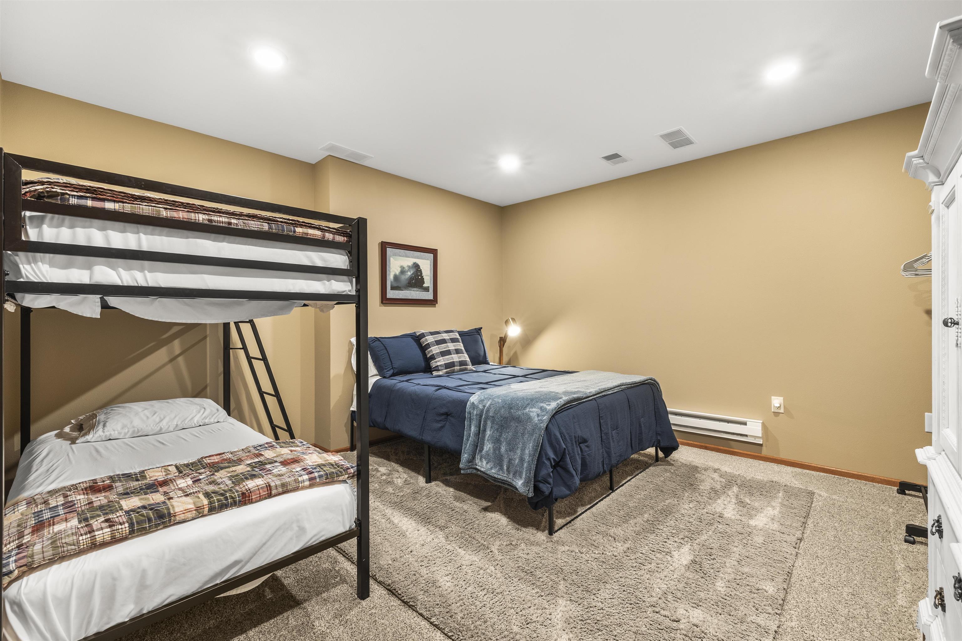4700 BEAVER DAM ROAD, Stevens Point, Wisconsin 54482, 5 Bedrooms Bedrooms, ,3 BathroomsBathrooms,Residential,For Sale,4700 BEAVER DAM ROAD,22502078