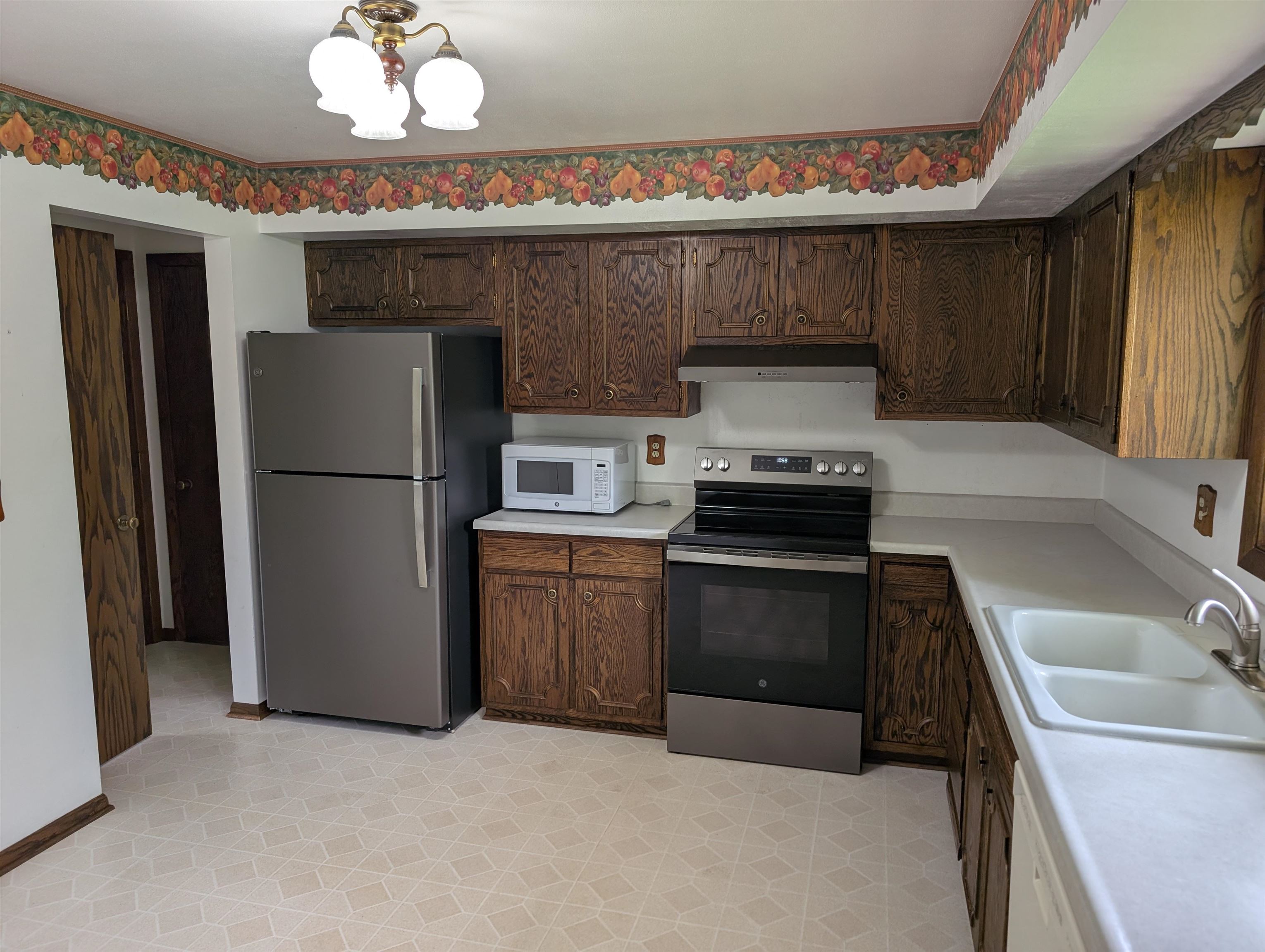 1721 HEUSS AVENUE, Weston, Wisconsin 54476, 3 Bedrooms Bedrooms, ,2 BathroomsBathrooms,Residential,For Sale,1721 HEUSS AVENUE,22502100