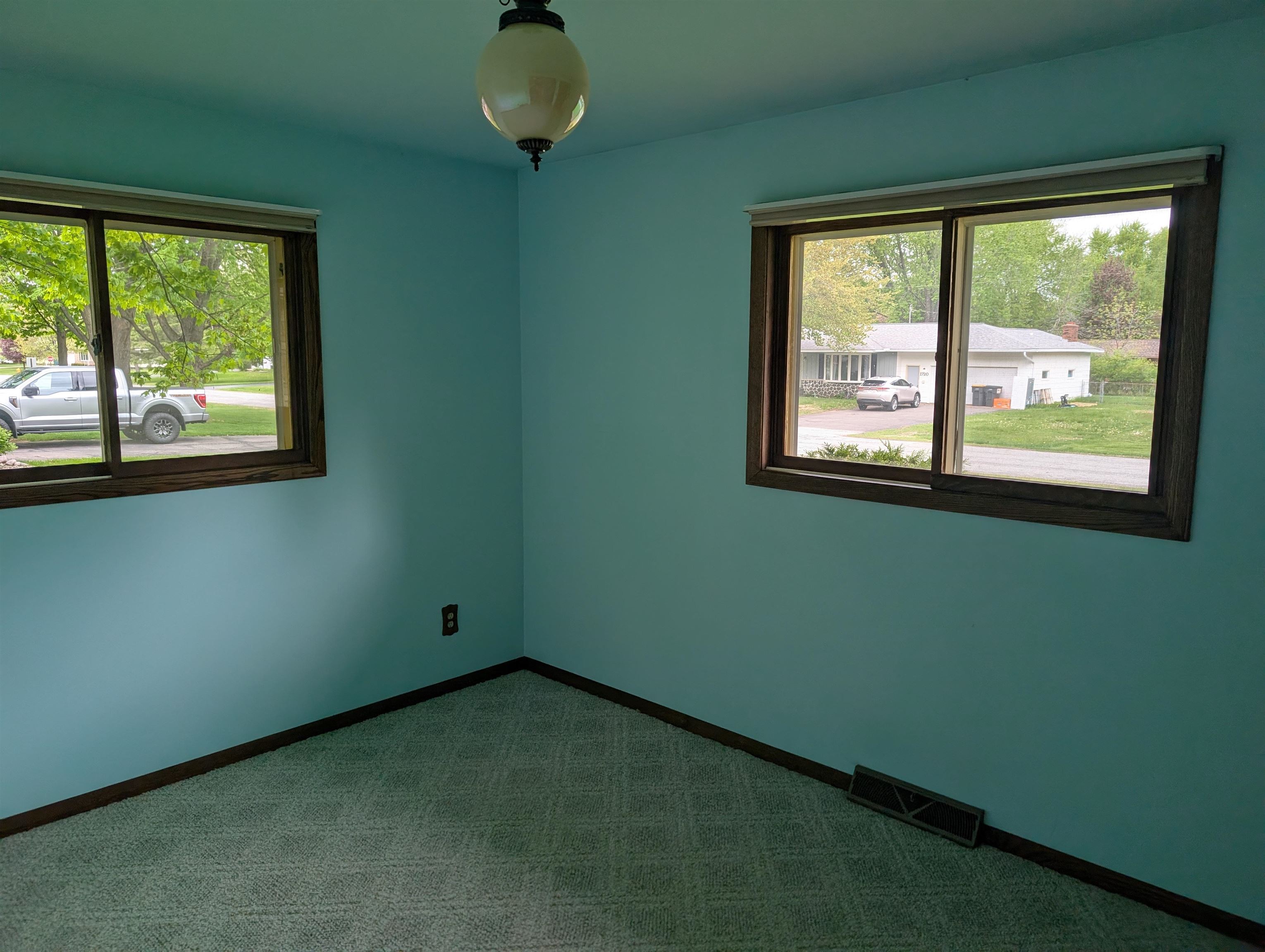 1721 HEUSS AVENUE, Weston, Wisconsin 54476, 3 Bedrooms Bedrooms, ,2 BathroomsBathrooms,Residential,For Sale,1721 HEUSS AVENUE,22502100