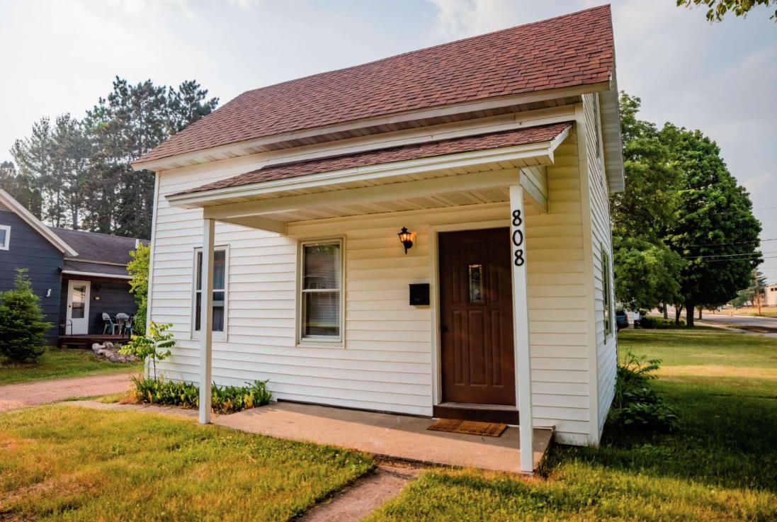 808 E 9TH STREET, Merrill, Wisconsin 54452, 2 Bedrooms Bedrooms, ,1 BathroomBathrooms,Residential,For Sale,808 E 9TH STREET,22502121