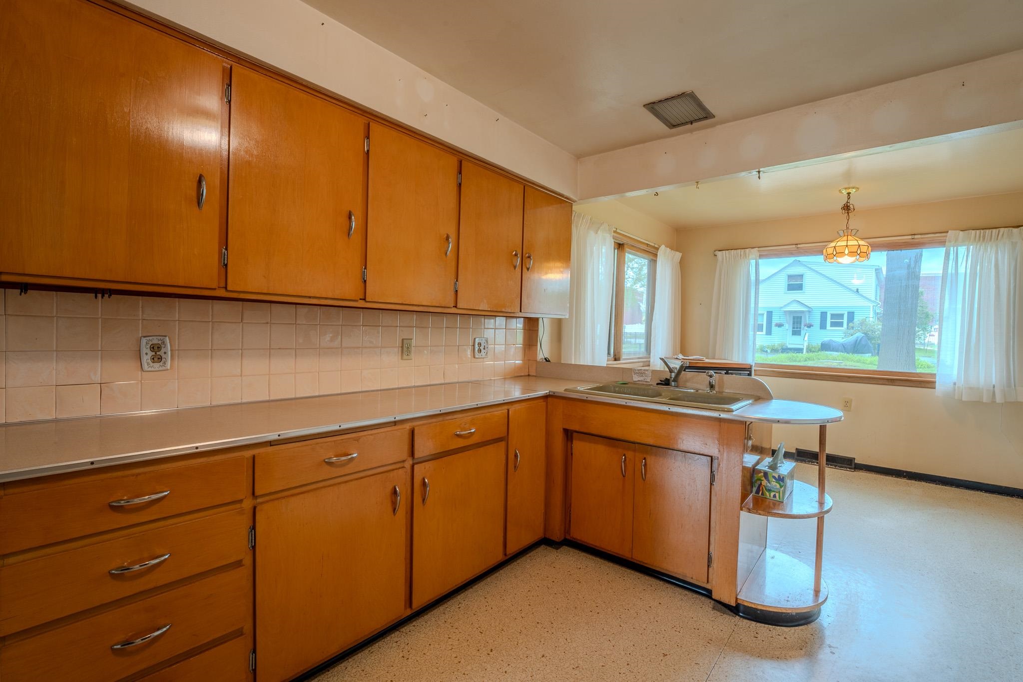 2102 WEGNER STREET, Wausau, Wisconsin 54401, 3 Bedrooms Bedrooms, ,2 BathroomsBathrooms,Residential,For Sale,2102 WEGNER STREET,22502124