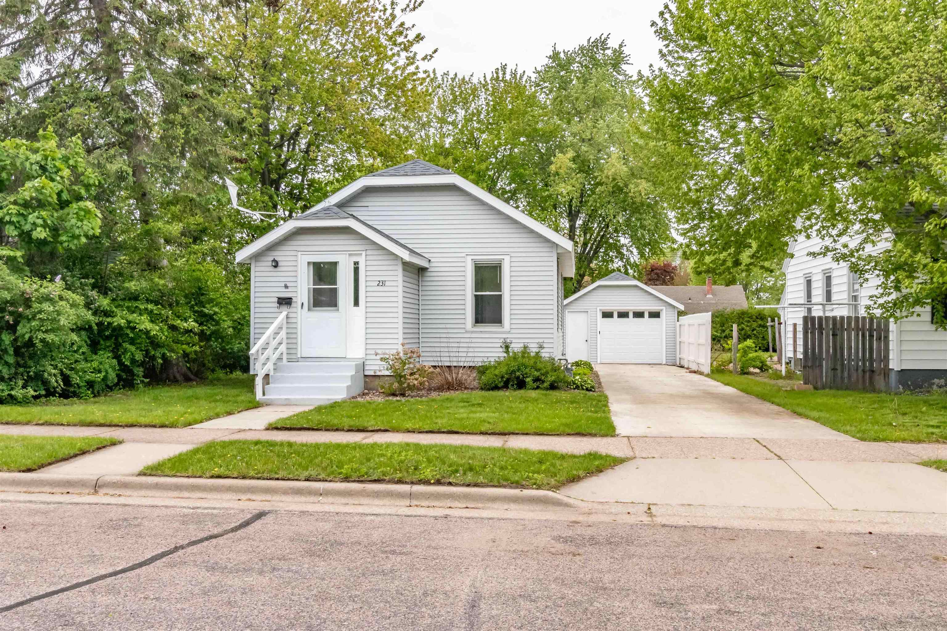 231 14TH STREET NORTH, Wisconsin Rapids, Wisconsin 54494, 2 Bedrooms Bedrooms, ,1 BathroomBathrooms,Residential,For Sale,231 14TH STREET NORTH,22502125