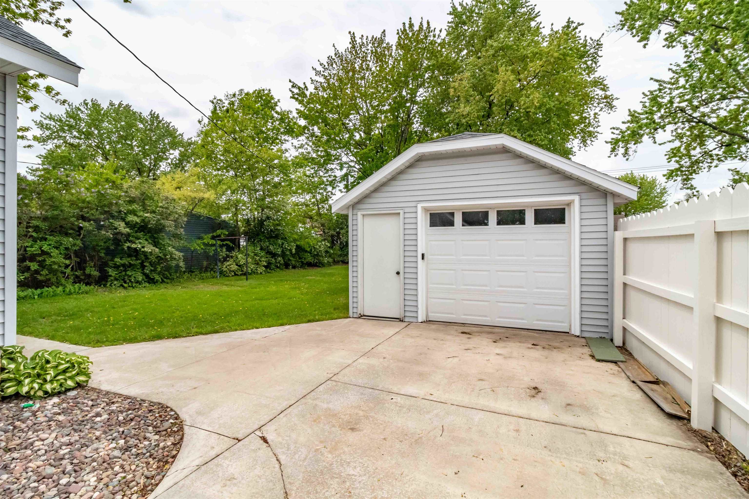 231 14TH STREET NORTH, Wisconsin Rapids, Wisconsin 54494, 2 Bedrooms Bedrooms, ,1 BathroomBathrooms,Residential,For Sale,231 14TH STREET NORTH,22502125