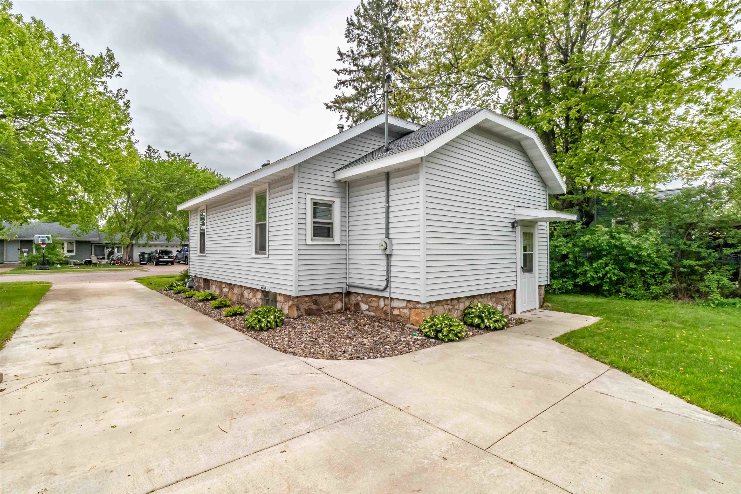 231 14TH STREET NORTH, Wisconsin Rapids, Wisconsin 54494, 2 Bedrooms Bedrooms, ,1 BathroomBathrooms,Residential,For Sale,231 14TH STREET NORTH,22502125