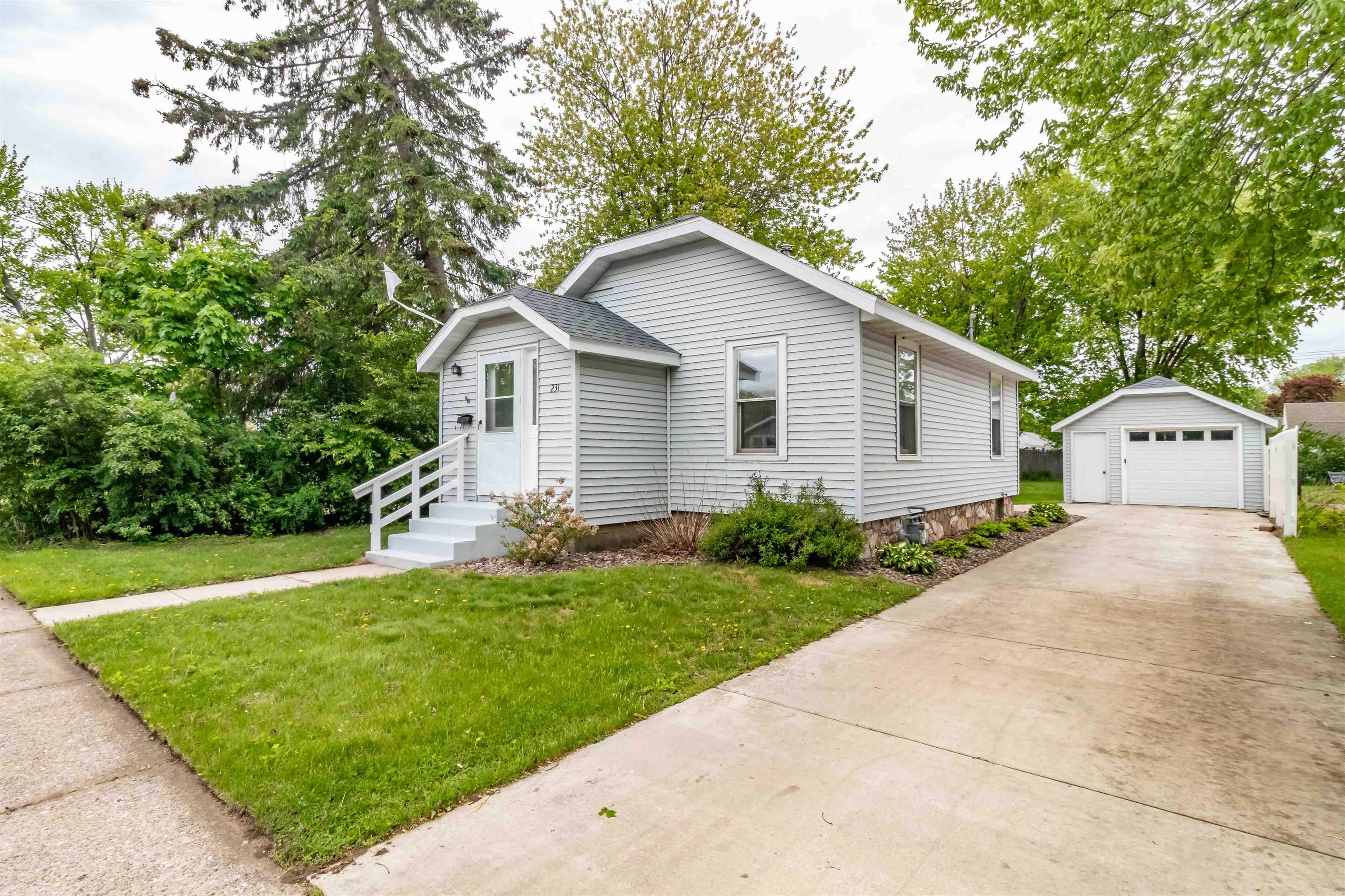 231 14TH STREET NORTH, Wisconsin Rapids, Wisconsin 54494, 2 Bedrooms Bedrooms, ,1 BathroomBathrooms,Residential,For Sale,231 14TH STREET NORTH,22502125