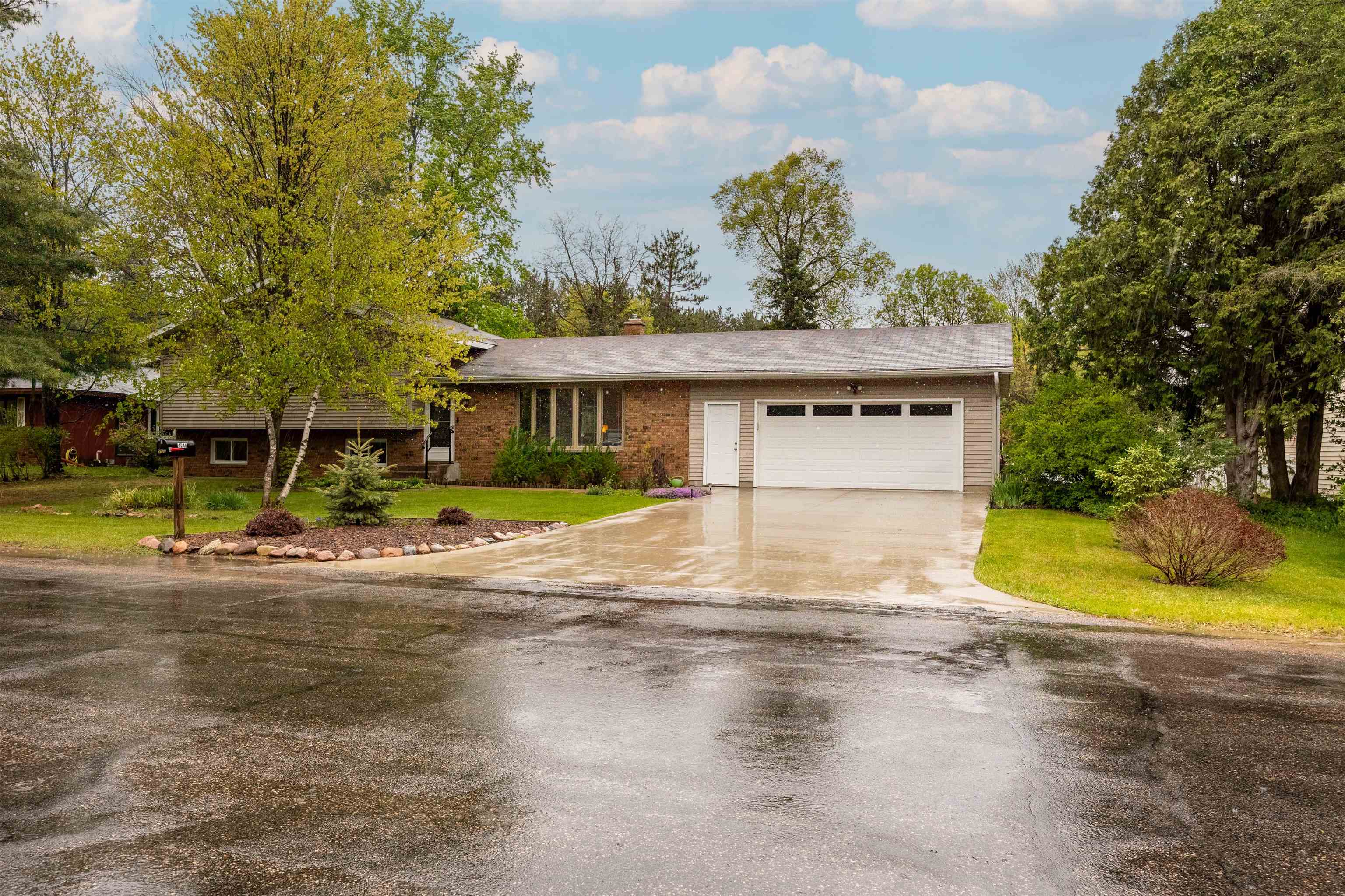 4048 SIMONIS STREET, Stevens Point, Wisconsin 54481, 4 Bedrooms Bedrooms, ,3 BathroomsBathrooms,Residential,For Sale,4048 SIMONIS STREET,22502133