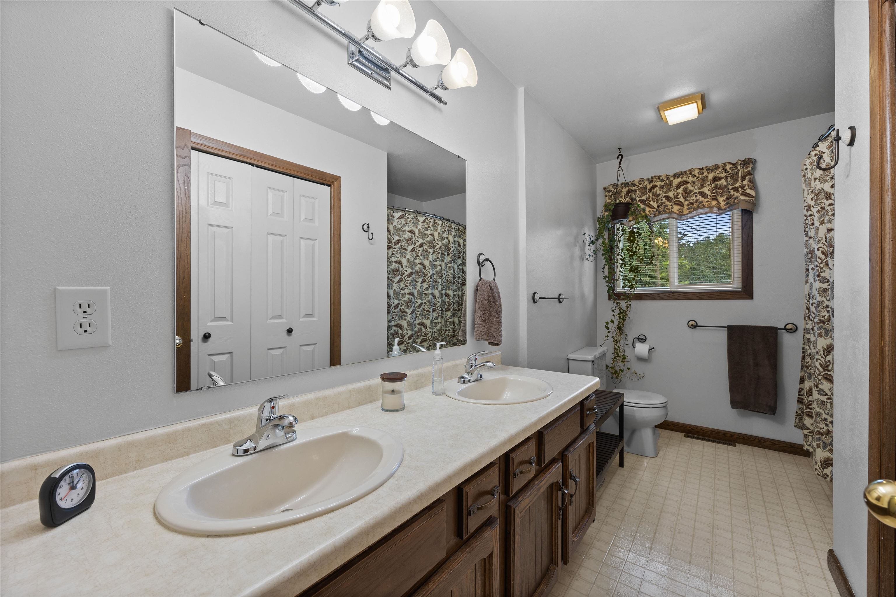 4048 SIMONIS STREET, Stevens Point, Wisconsin 54481, 4 Bedrooms Bedrooms, ,3 BathroomsBathrooms,Residential,For Sale,4048 SIMONIS STREET,22502133