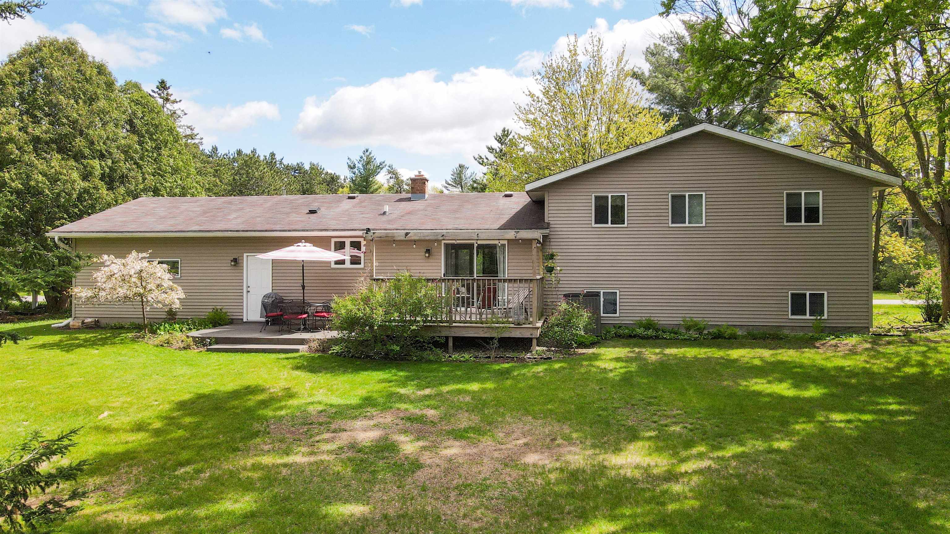 4048 SIMONIS STREET, Stevens Point, Wisconsin 54481, 4 Bedrooms Bedrooms, ,3 BathroomsBathrooms,Residential,For Sale,4048 SIMONIS STREET,22502133