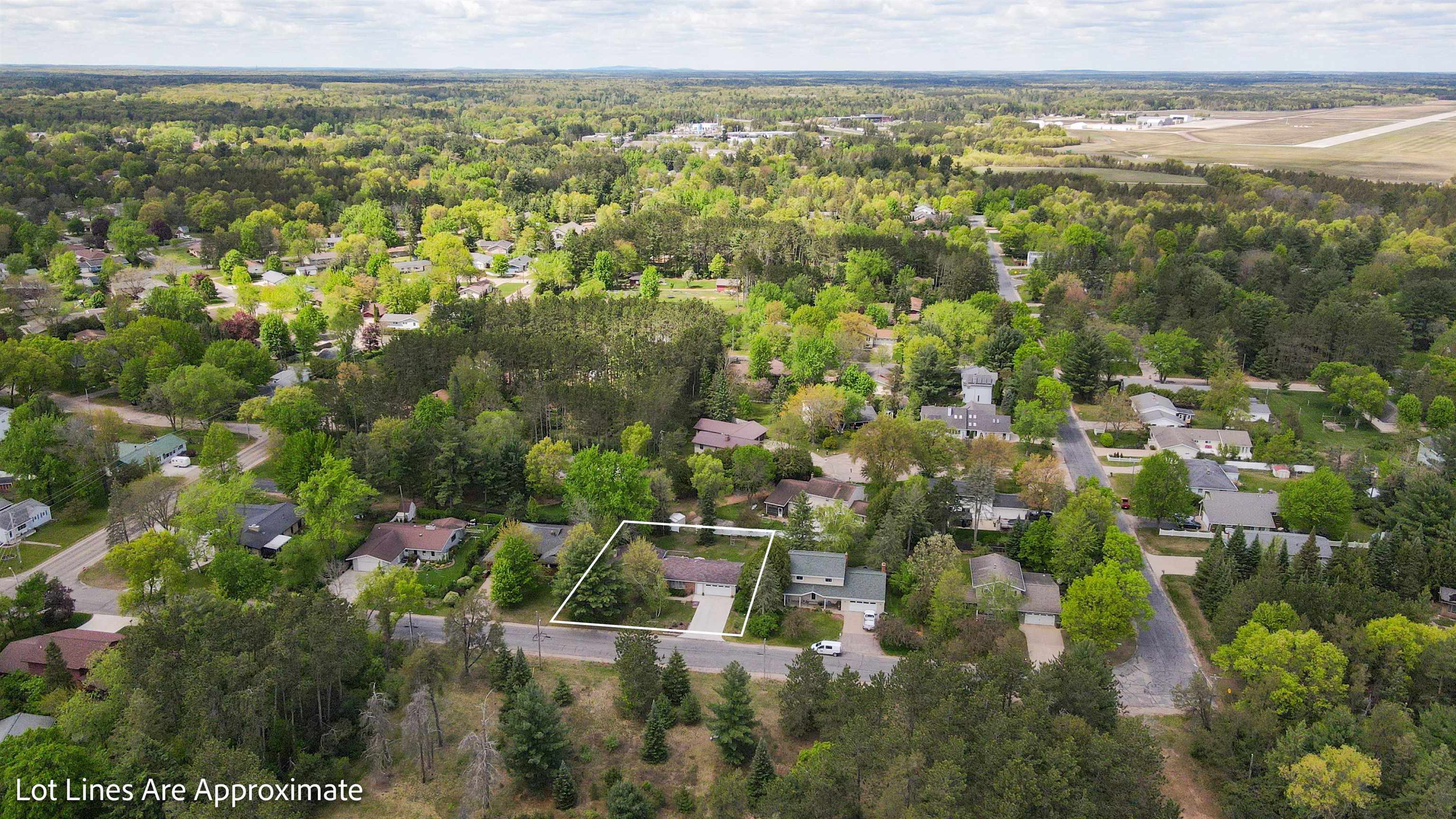4048 SIMONIS STREET, Stevens Point, Wisconsin 54481, 4 Bedrooms Bedrooms, ,3 BathroomsBathrooms,Residential,For Sale,4048 SIMONIS STREET,22502133
