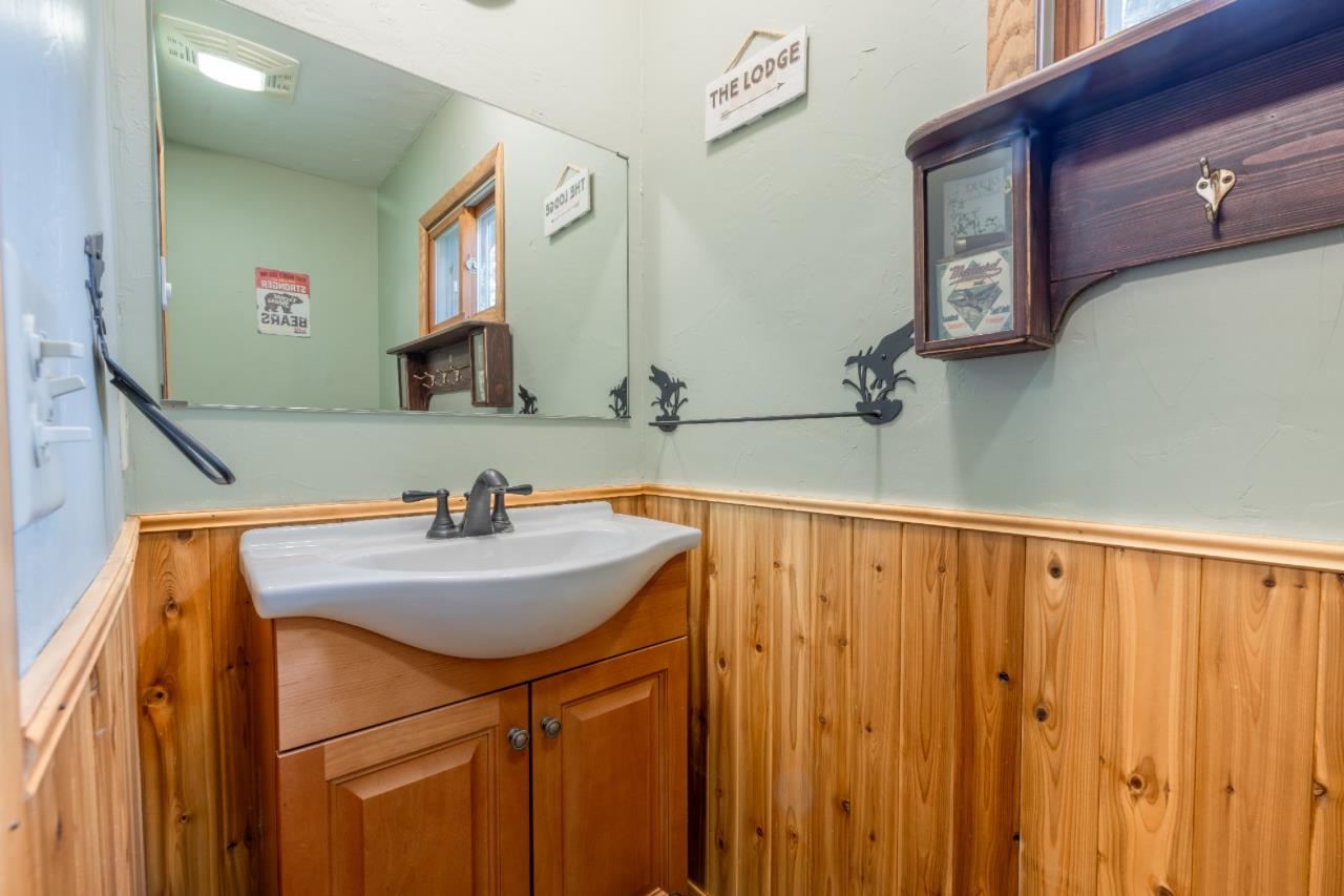 404 COUNTRY CLUB ROAD, Schofield, Wisconsin 54476, 3 Bedrooms Bedrooms, ,1 BathroomBathrooms,Residential,For Sale,404 COUNTRY CLUB ROAD,22502134
