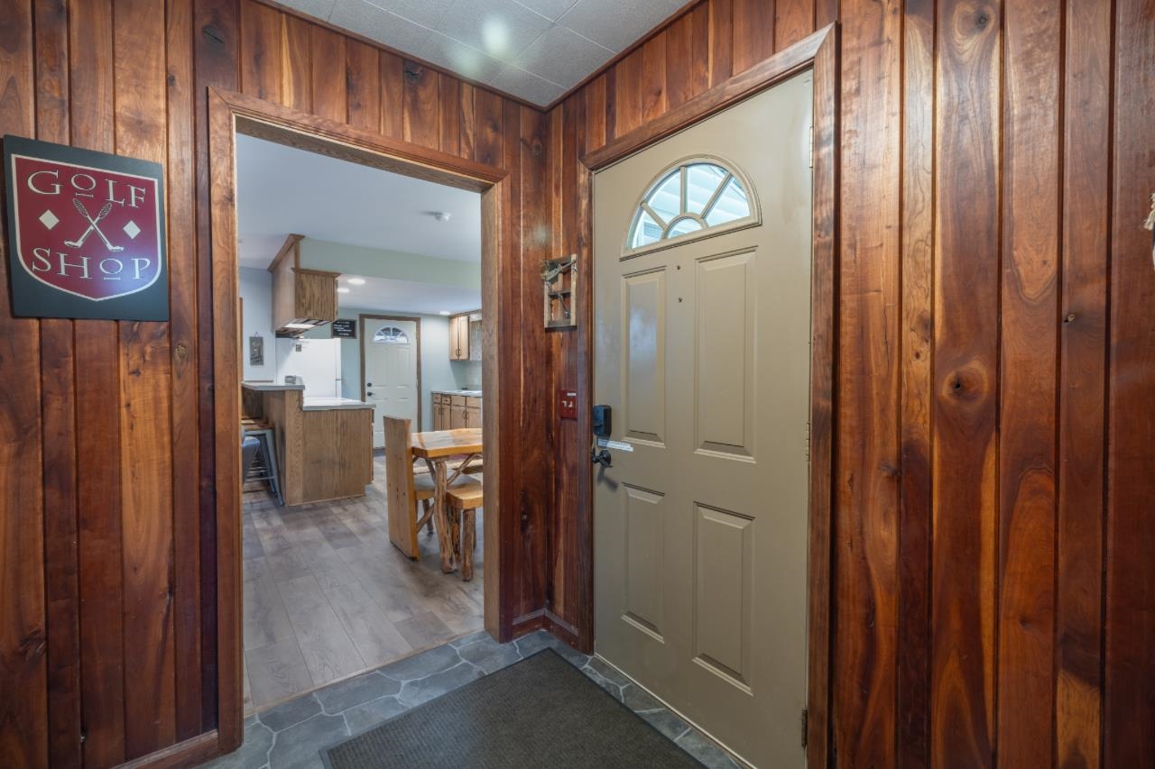 404 COUNTRY CLUB ROAD, Schofield, Wisconsin 54476, 3 Bedrooms Bedrooms, ,1 BathroomBathrooms,Residential,For Sale,404 COUNTRY CLUB ROAD,22502134