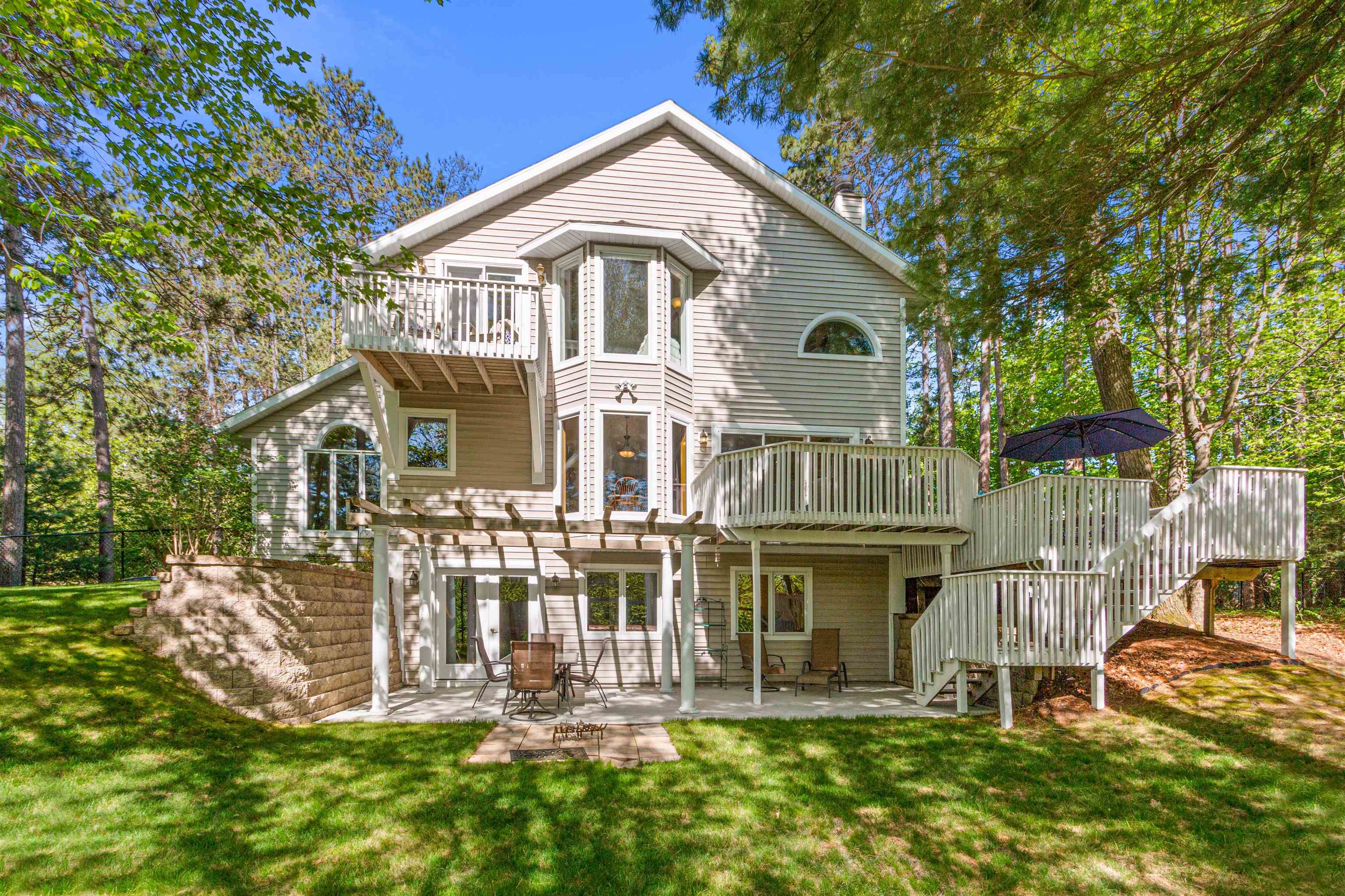 N1124 COUNTY ROAD E, Waupaca, Wisconsin 54981, 3 Bedrooms Bedrooms, ,4 BathroomsBathrooms,Residential,For Sale,N1124 COUNTY ROAD E,22502138