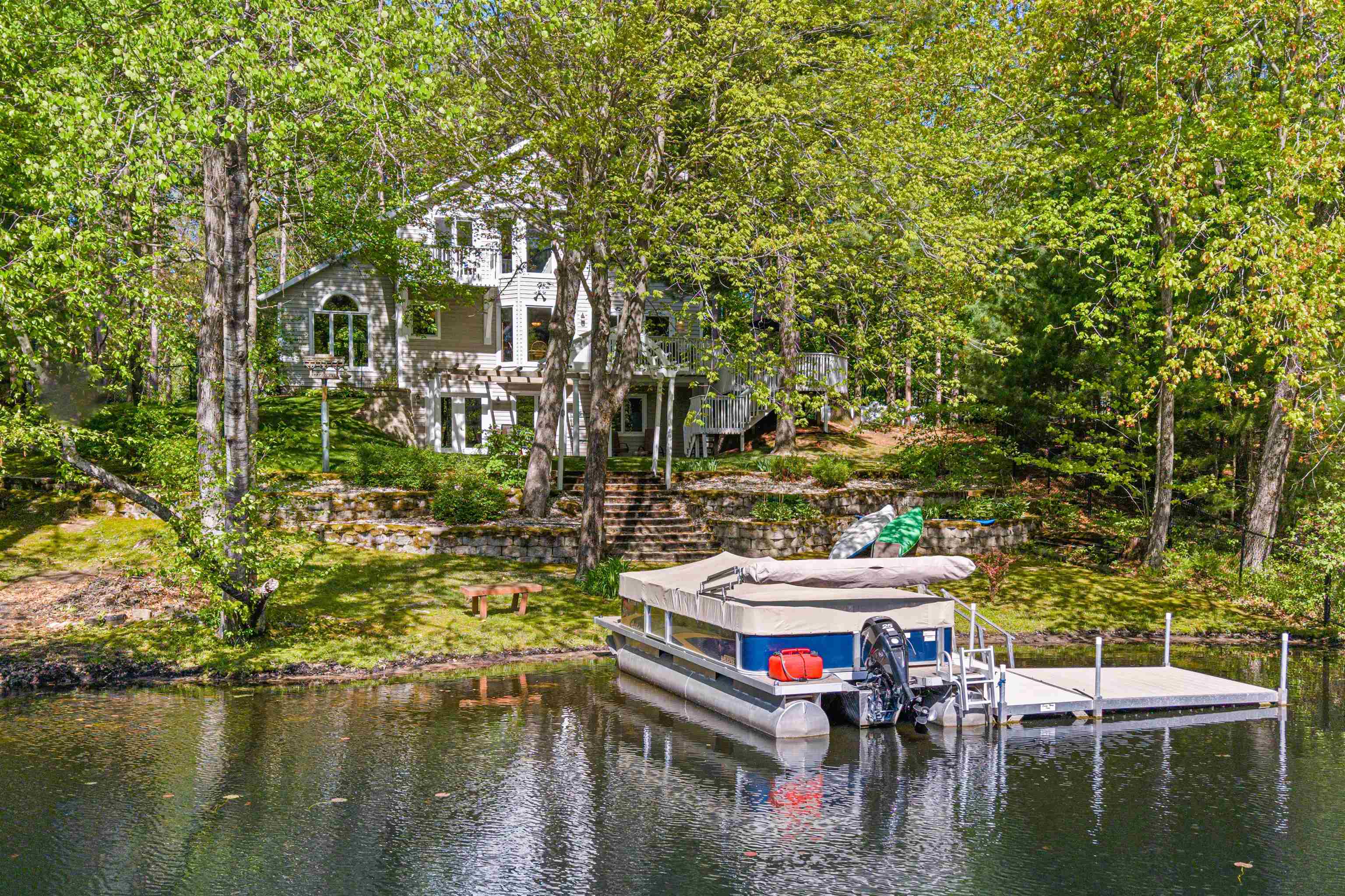 N1124 COUNTY ROAD E, Waupaca, Wisconsin 54981, 3 Bedrooms Bedrooms, ,4 BathroomsBathrooms,Residential,For Sale,N1124 COUNTY ROAD E,22502138