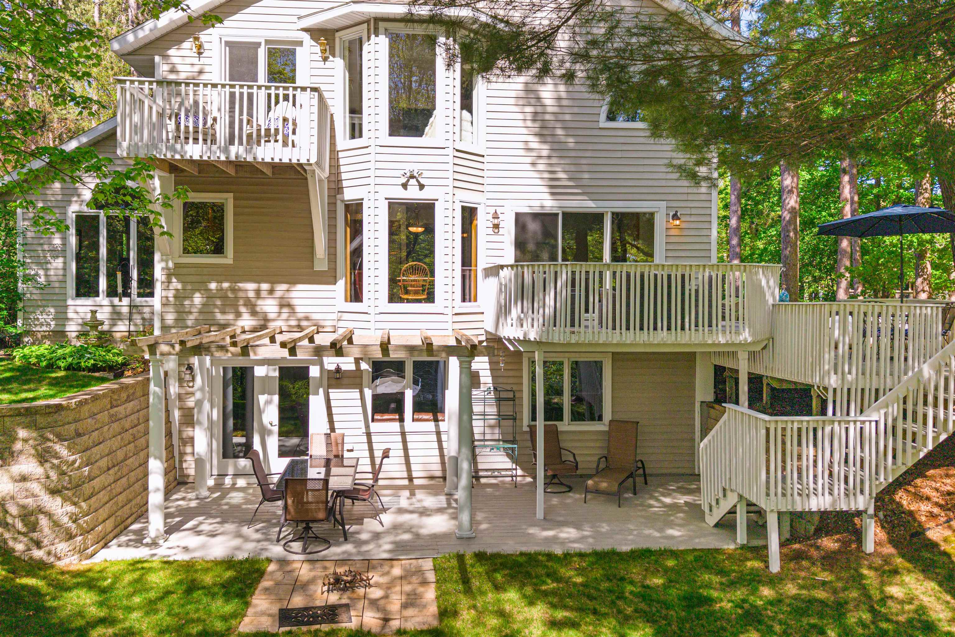 N1124 COUNTY ROAD E, Waupaca, Wisconsin 54981, 3 Bedrooms Bedrooms, ,4 BathroomsBathrooms,Residential,For Sale,N1124 COUNTY ROAD E,22502138