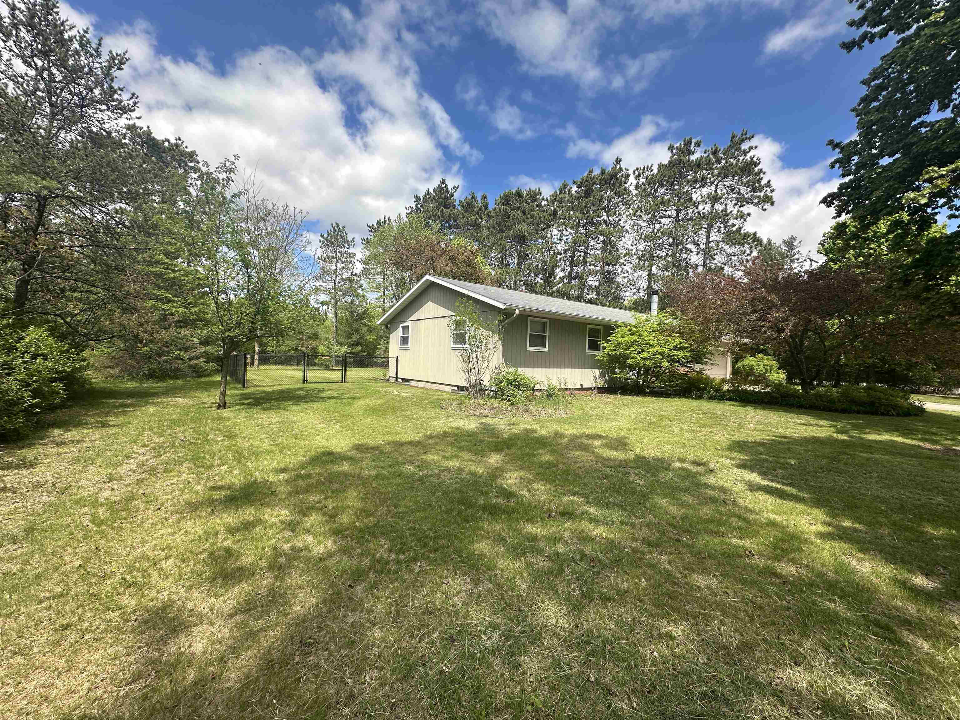 6321 WINTERGREEN DRIVE, Wisconsin Rapids, Wisconsin 54494, 3 Bedrooms Bedrooms, ,1 BathroomBathrooms,Residential,For Sale,6321 WINTERGREEN DRIVE,22502171
