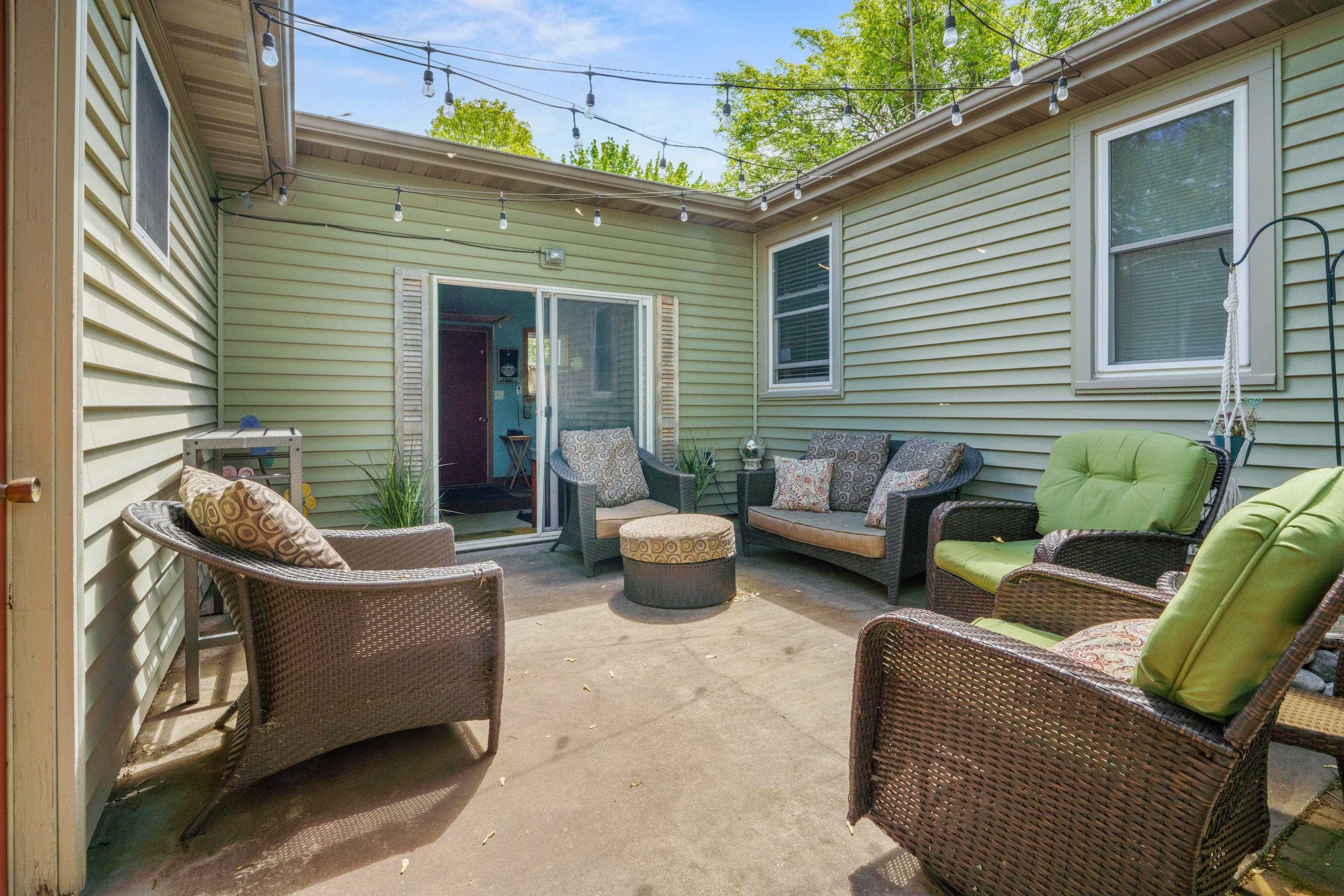 60 MADISON AVENUE, Port Edwards, Wisconsin 54469, 3 Bedrooms Bedrooms, ,2 BathroomsBathrooms,Residential,For Sale,60 MADISON AVENUE,22502183