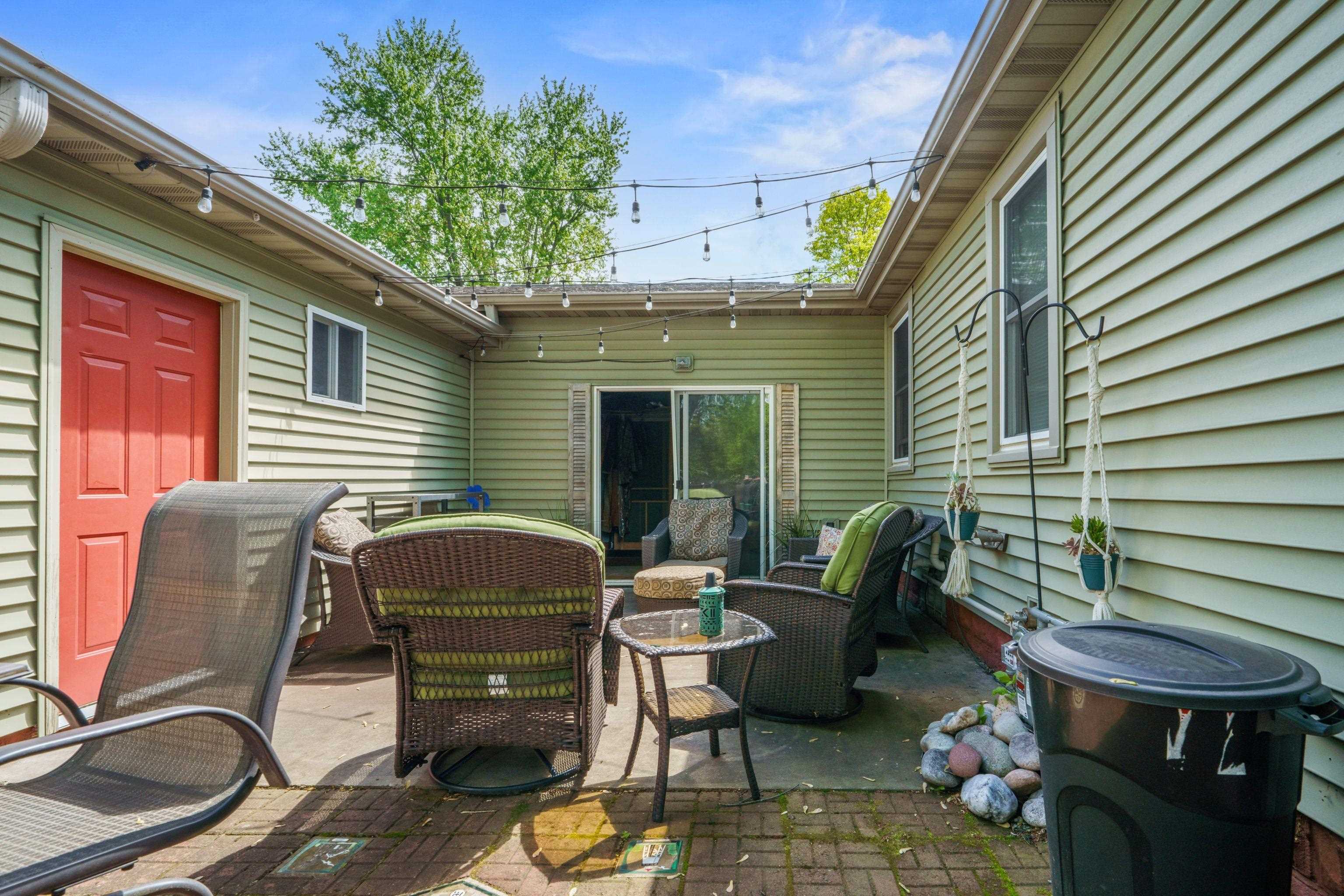60 MADISON AVENUE, Port Edwards, Wisconsin 54469, 3 Bedrooms Bedrooms, ,2 BathroomsBathrooms,Residential,For Sale,60 MADISON AVENUE,22502183
