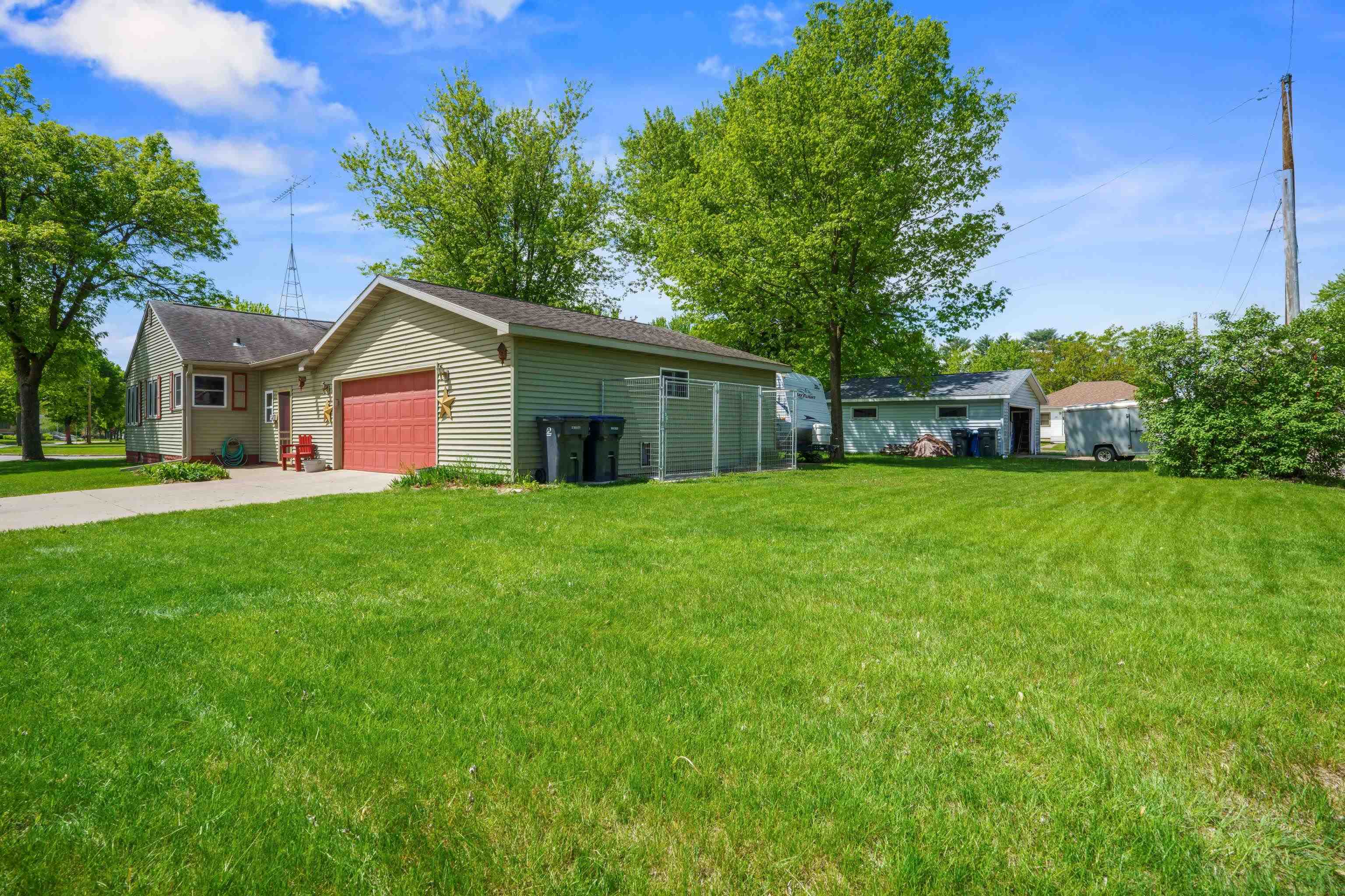 60 MADISON AVENUE, Port Edwards, Wisconsin 54469, 3 Bedrooms Bedrooms, ,2 BathroomsBathrooms,Residential,For Sale,60 MADISON AVENUE,22502183