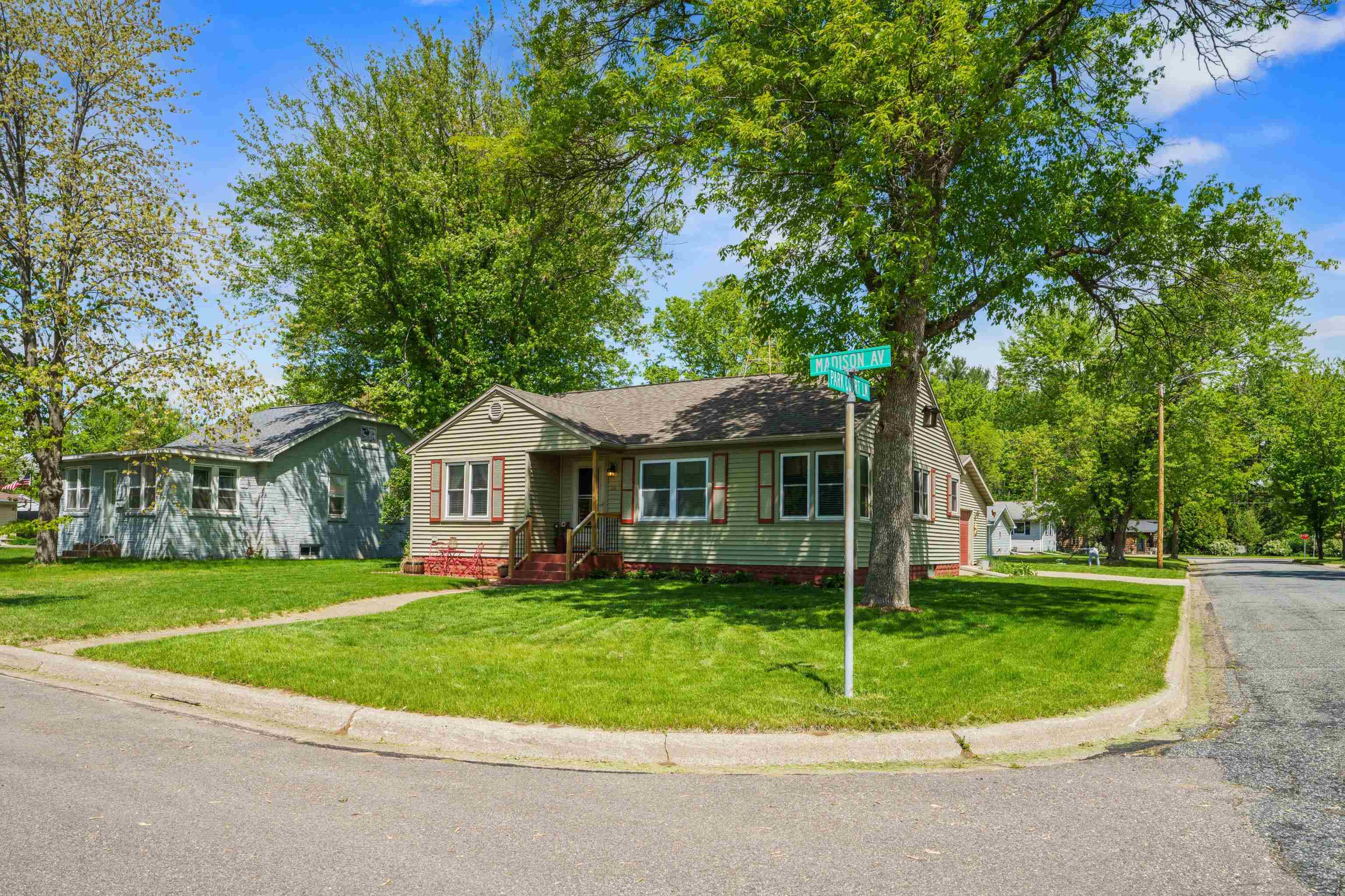 60 MADISON AVENUE, Port Edwards, Wisconsin 54469, 3 Bedrooms Bedrooms, ,2 BathroomsBathrooms,Residential,For Sale,60 MADISON AVENUE,22502183