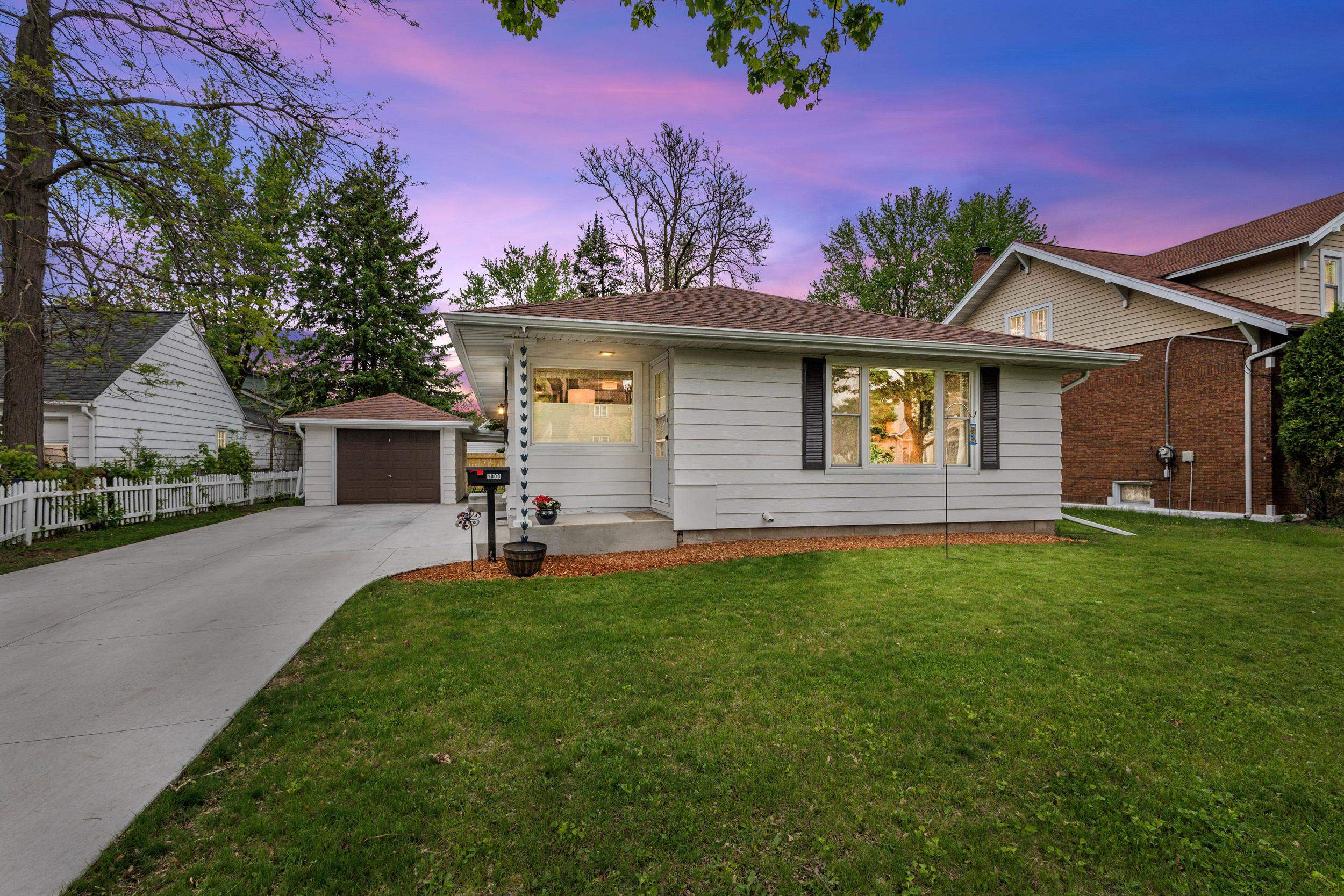 1008 FOURTH AVENUE, Stevens Point, Wisconsin 54481, 3 Bedrooms Bedrooms, ,1 BathroomBathrooms,Residential,For Sale,1008 FOURTH AVENUE,22502191