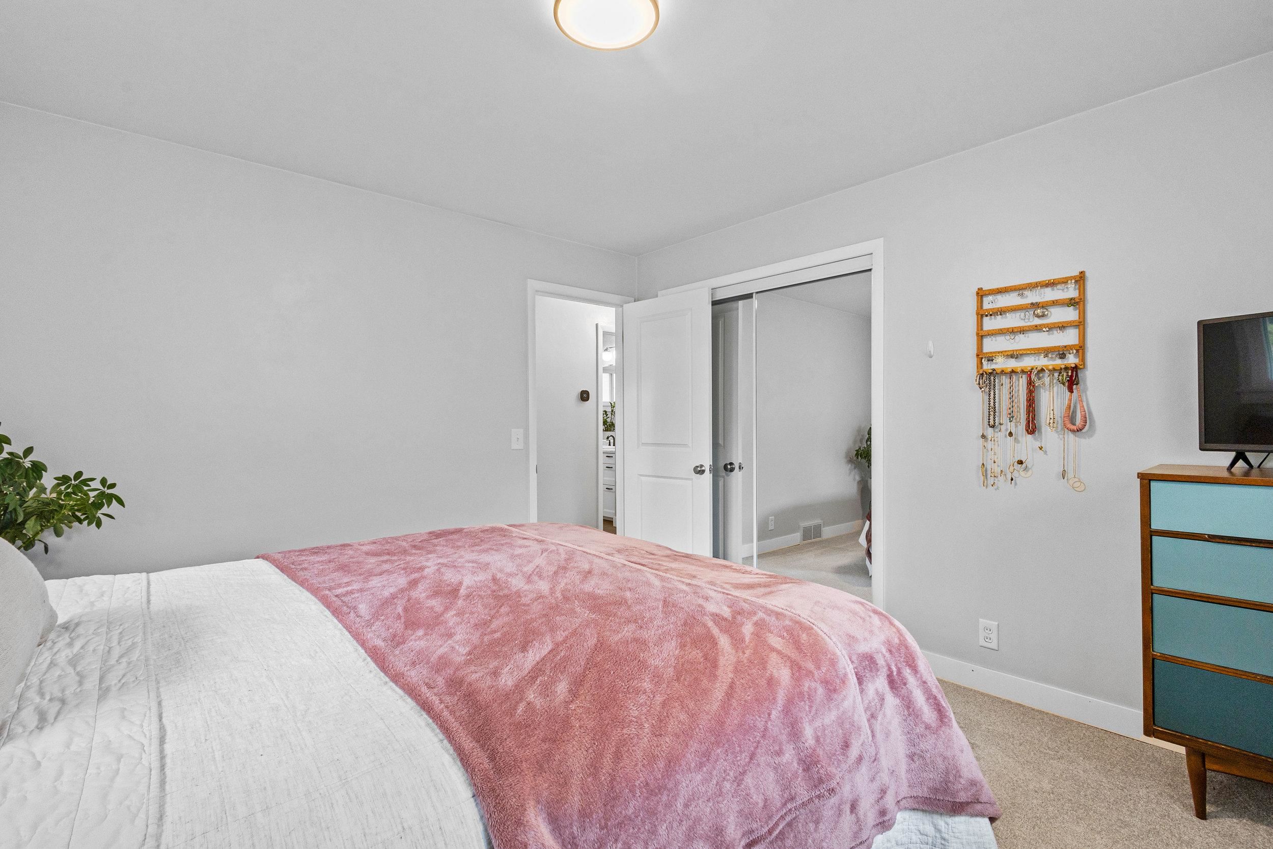 1008 FOURTH AVENUE, Stevens Point, Wisconsin 54481, 3 Bedrooms Bedrooms, ,1 BathroomBathrooms,Residential,For Sale,1008 FOURTH AVENUE,22502191