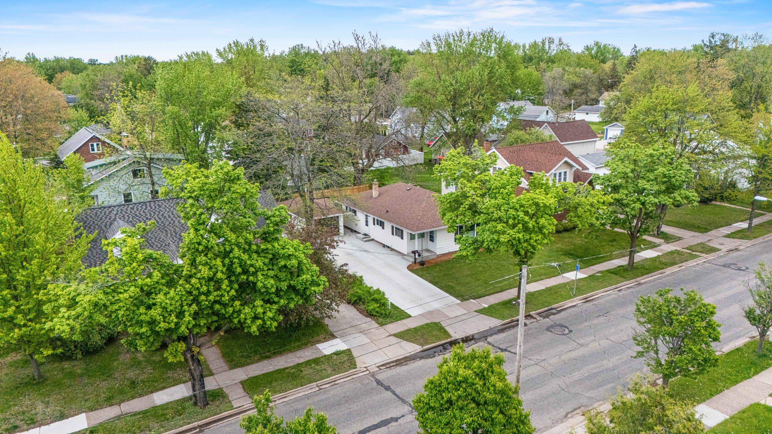 1008 FOURTH AVENUE, Stevens Point, Wisconsin 54481, 3 Bedrooms Bedrooms, ,1 BathroomBathrooms,Residential,For Sale,1008 FOURTH AVENUE,22502191