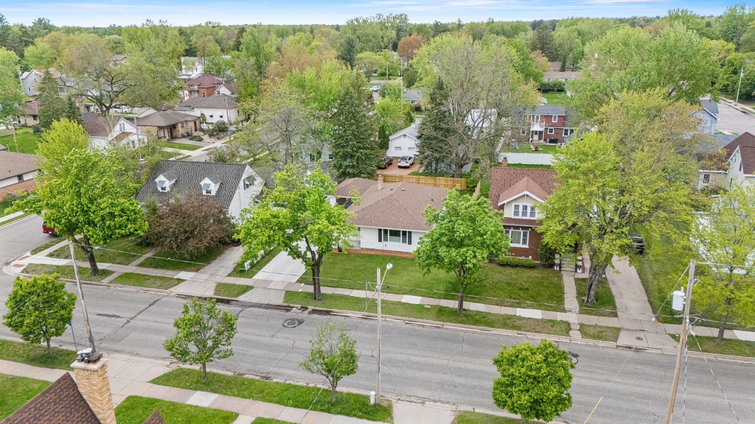 1008 FOURTH AVENUE, Stevens Point, Wisconsin 54481, 3 Bedrooms Bedrooms, ,1 BathroomBathrooms,Residential,For Sale,1008 FOURTH AVENUE,22502191