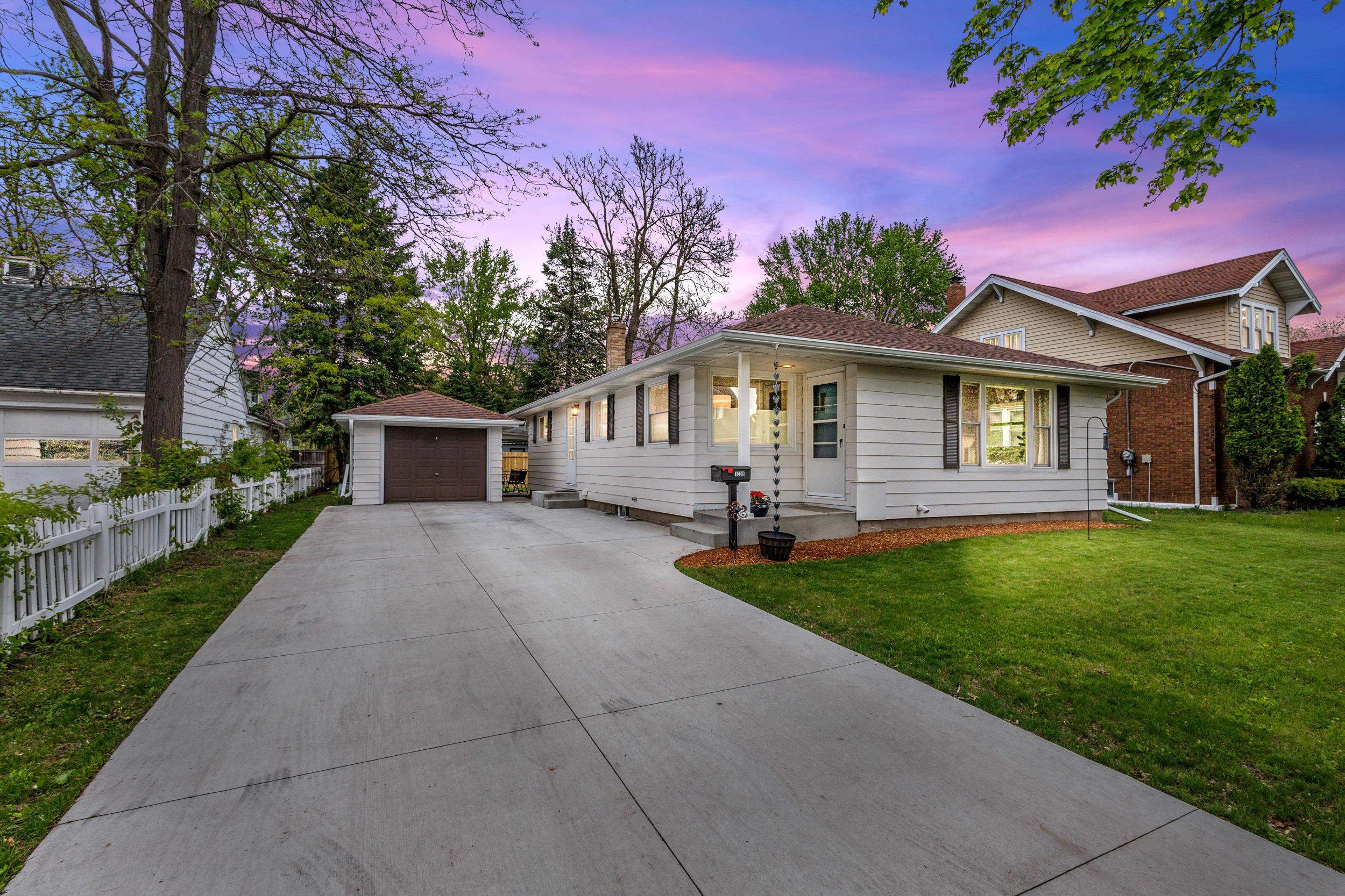 1008 FOURTH AVENUE, Stevens Point, Wisconsin 54481, 3 Bedrooms Bedrooms, ,1 BathroomBathrooms,Residential,For Sale,1008 FOURTH AVENUE,22502191