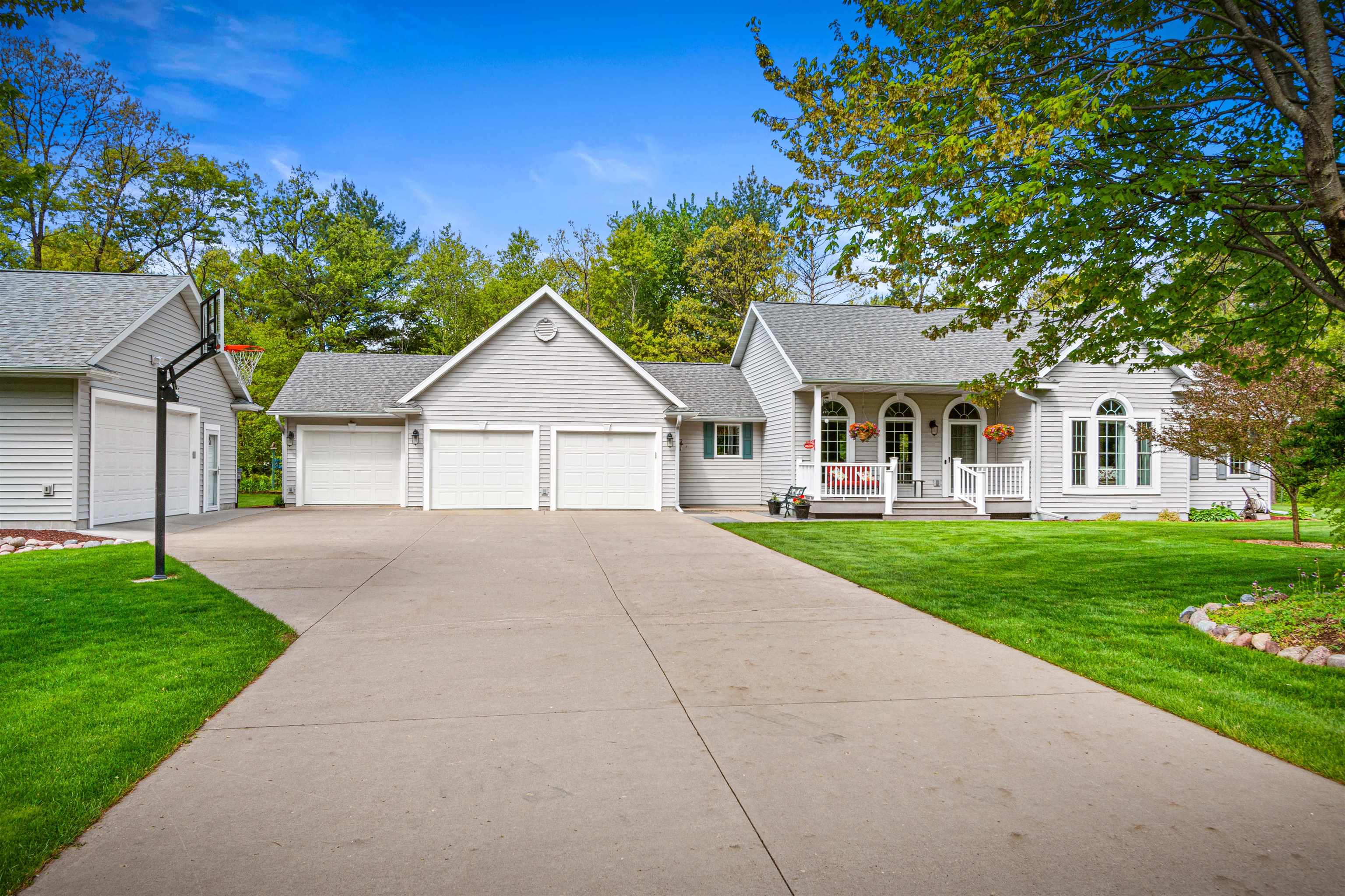 3820 HERITAGE RIDGE DRIVE, Wisconsin Rapids, Wisconsin 54494, 3 Bedrooms Bedrooms, ,3 BathroomsBathrooms,Residential,For Sale,3820 HERITAGE RIDGE DRIVE,22502193