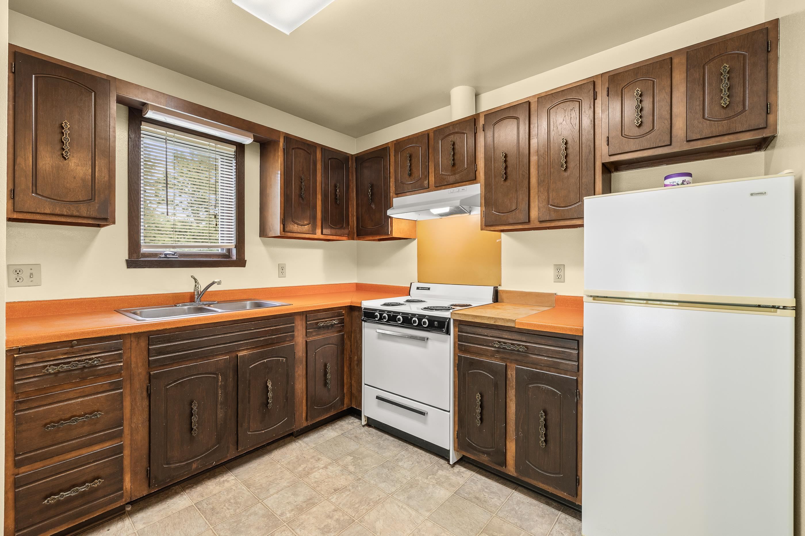 386 WILSON STREET, Amherst, Wisconsin 54406, ,Multi-family,For Sale,386 WILSON STREET,22502197
