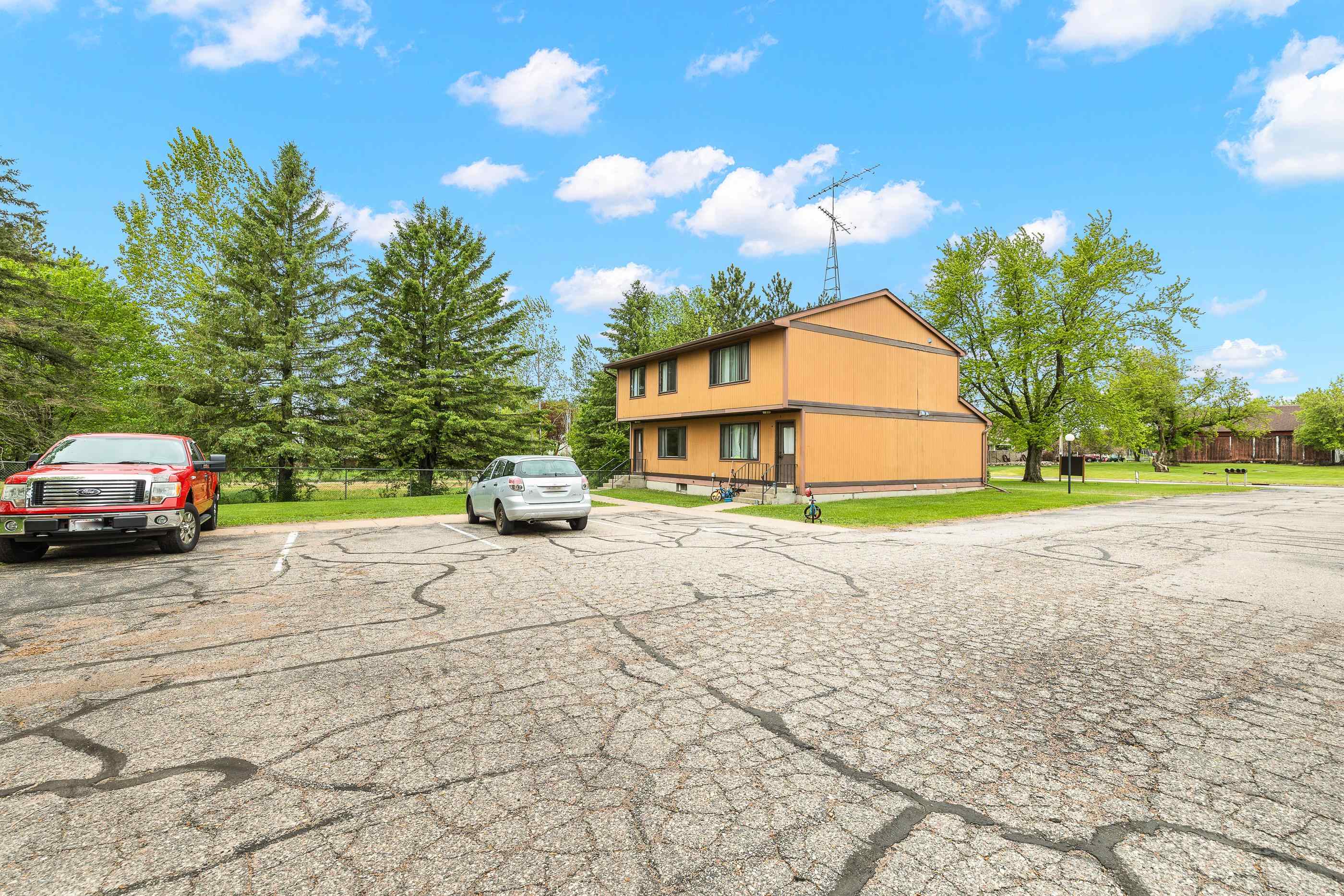 521 E GRAND AVENUE, Rosholt, Wisconsin 54473, 2 Bedrooms Bedrooms, ,1.5 BathroomsBathrooms,Multi-family,For Sale,521 E GRAND AVENUE,22502202