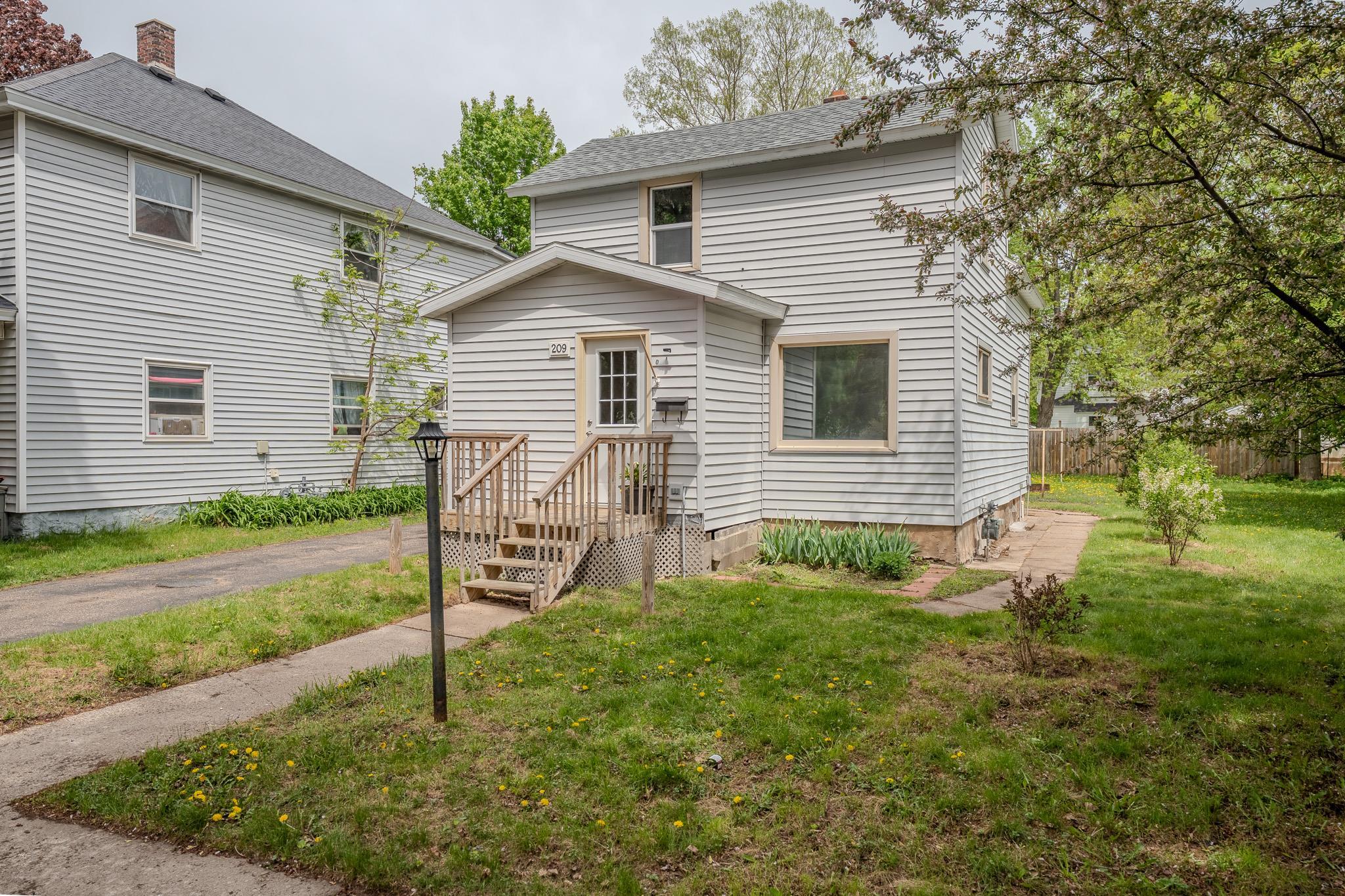 209 N 5TH AVENUE, Wausau, Wisconsin 54401, 2 Bedrooms Bedrooms, ,1 BathroomBathrooms,Residential,For Sale,209 N 5TH AVENUE,22502204