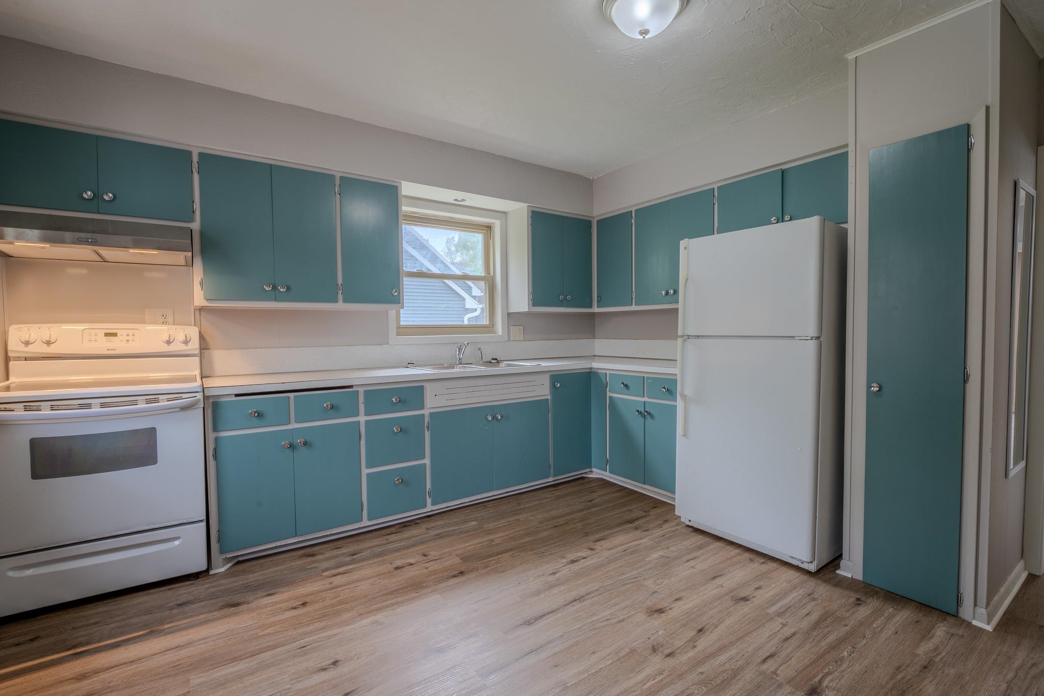 209 N 5TH AVENUE, Wausau, Wisconsin 54401, 2 Bedrooms Bedrooms, ,1 BathroomBathrooms,Residential,For Sale,209 N 5TH AVENUE,22502204