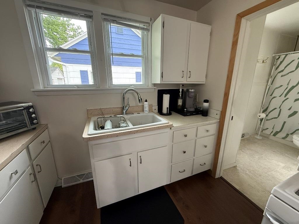 908 N 7TH AVENUE, Wausau, Wisconsin 54401, 1 Bedroom Bedrooms, ,1 BathroomBathrooms,Residential,For Sale,908 N 7TH AVENUE,22502208