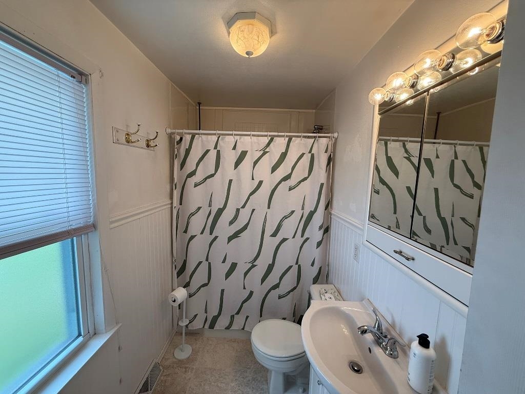 908 N 7TH AVENUE, Wausau, Wisconsin 54401, 1 Bedroom Bedrooms, ,1 BathroomBathrooms,Residential,For Sale,908 N 7TH AVENUE,22502208